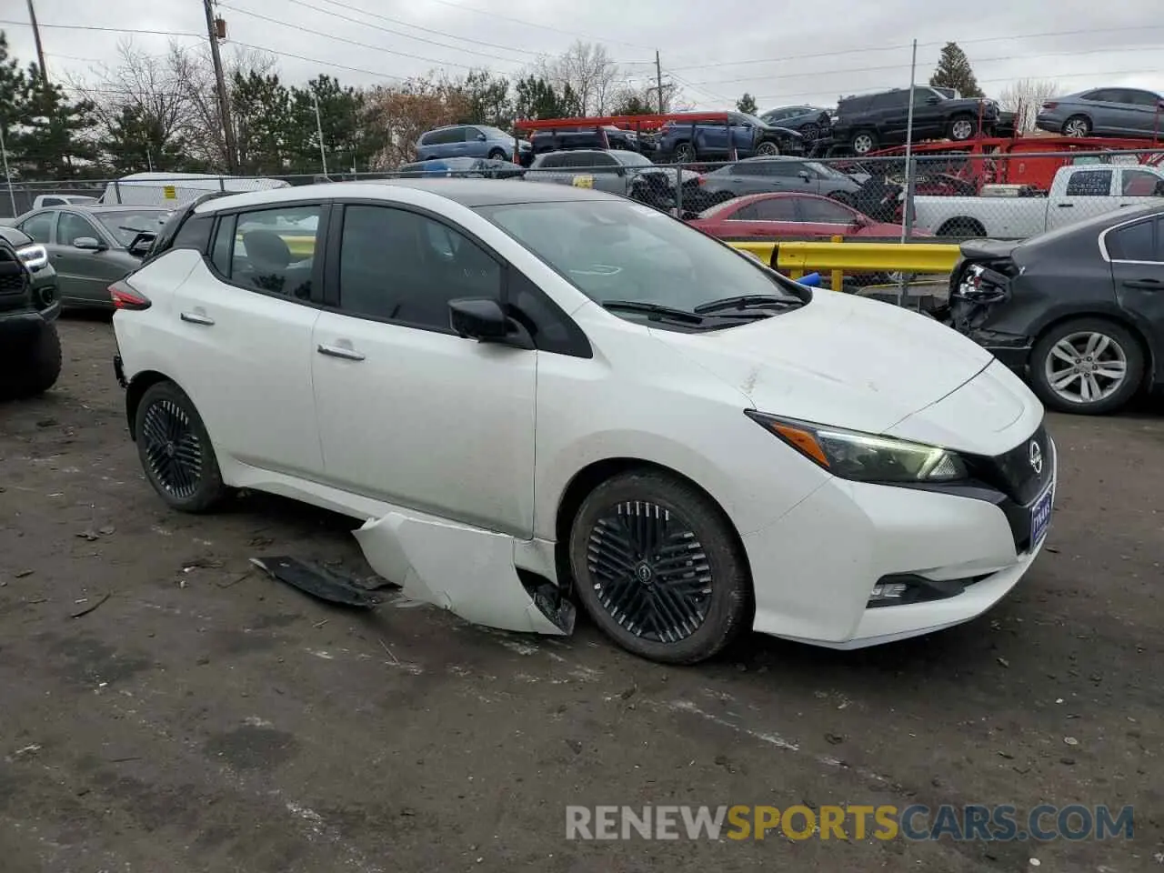 4 Photograph of a damaged car 1N4CZ1CV2SC559072 NISSAN LEAF 2025