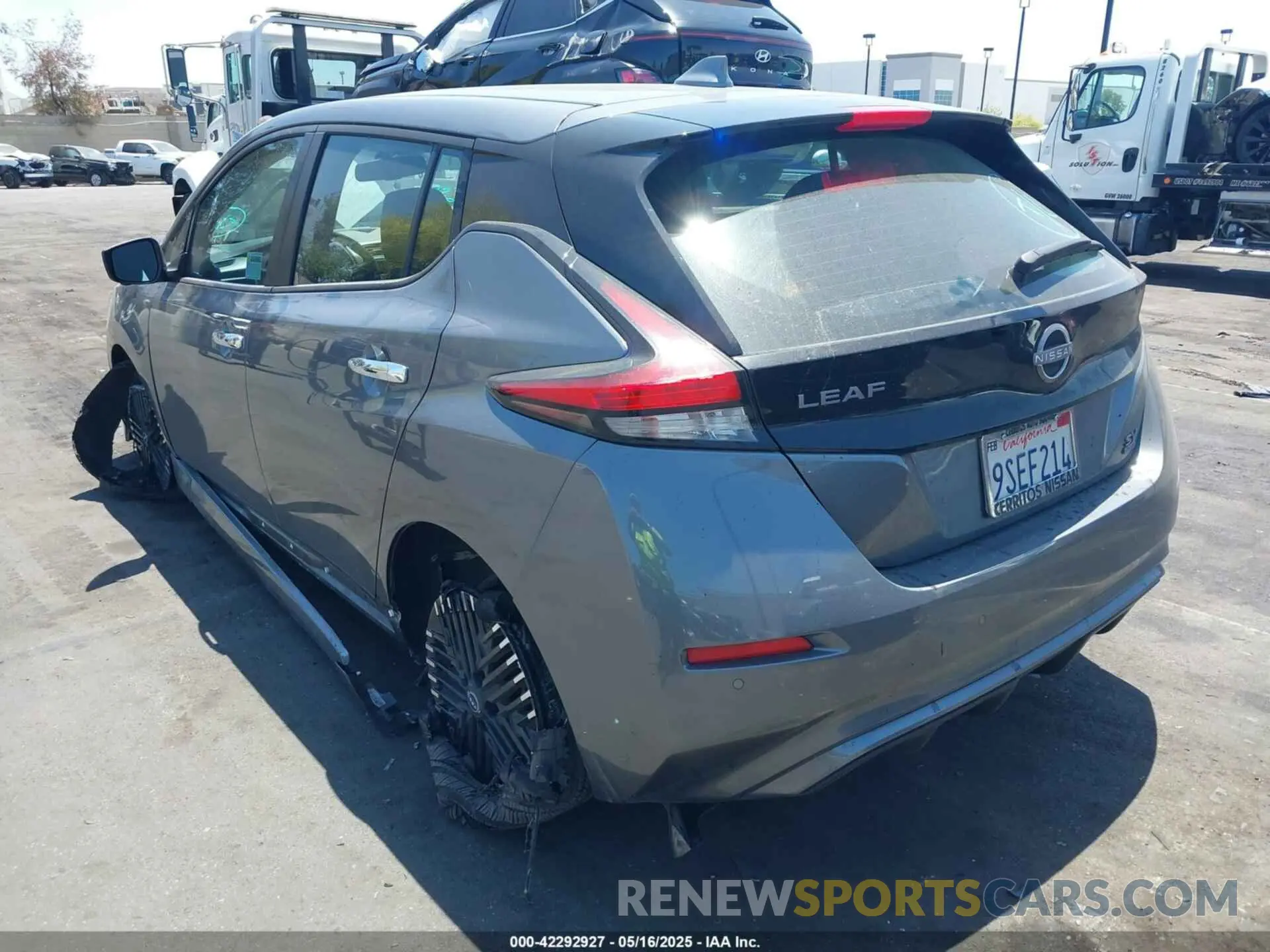 3 Photograph of a damaged car 1N4CZ1CV4SC558120 NISSAN LEAF 2025