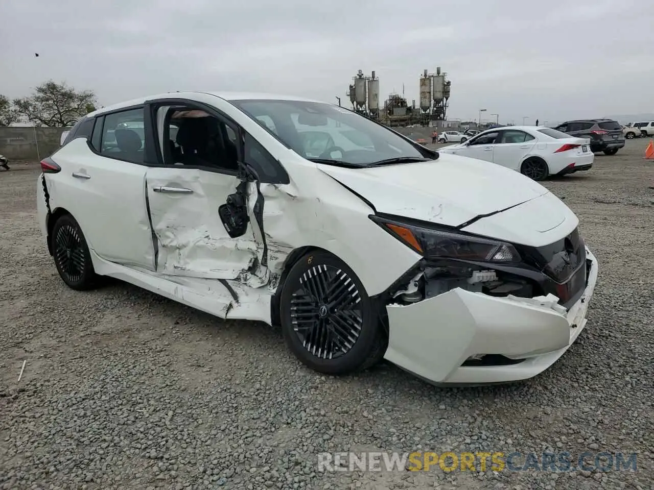 4 Photograph of a damaged car 1N4CZ1CV5SC550592 NISSAN LEAF 2025