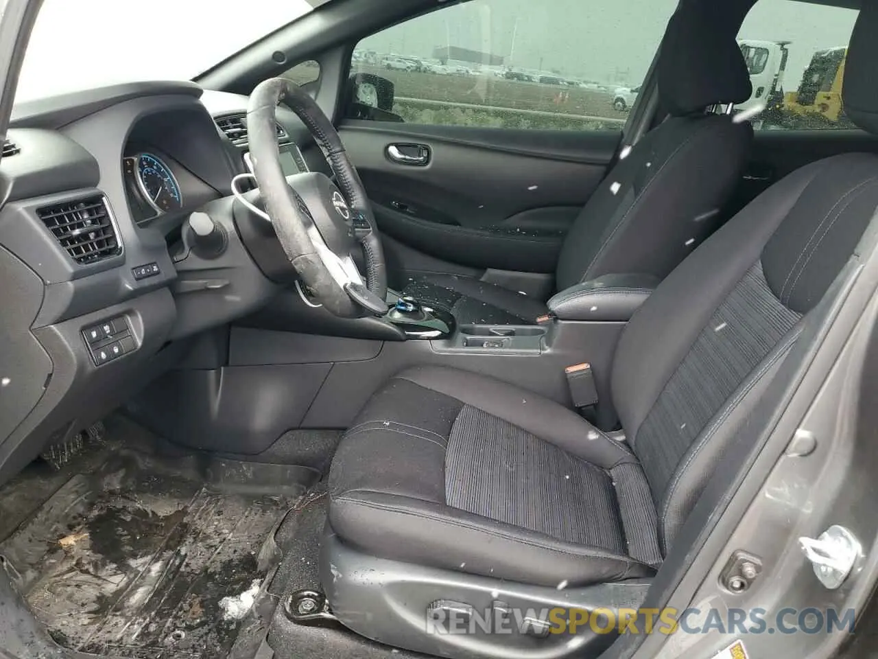 7 Photograph of a damaged car 1N4CZ1CV9SC557643 NISSAN LEAF 2025