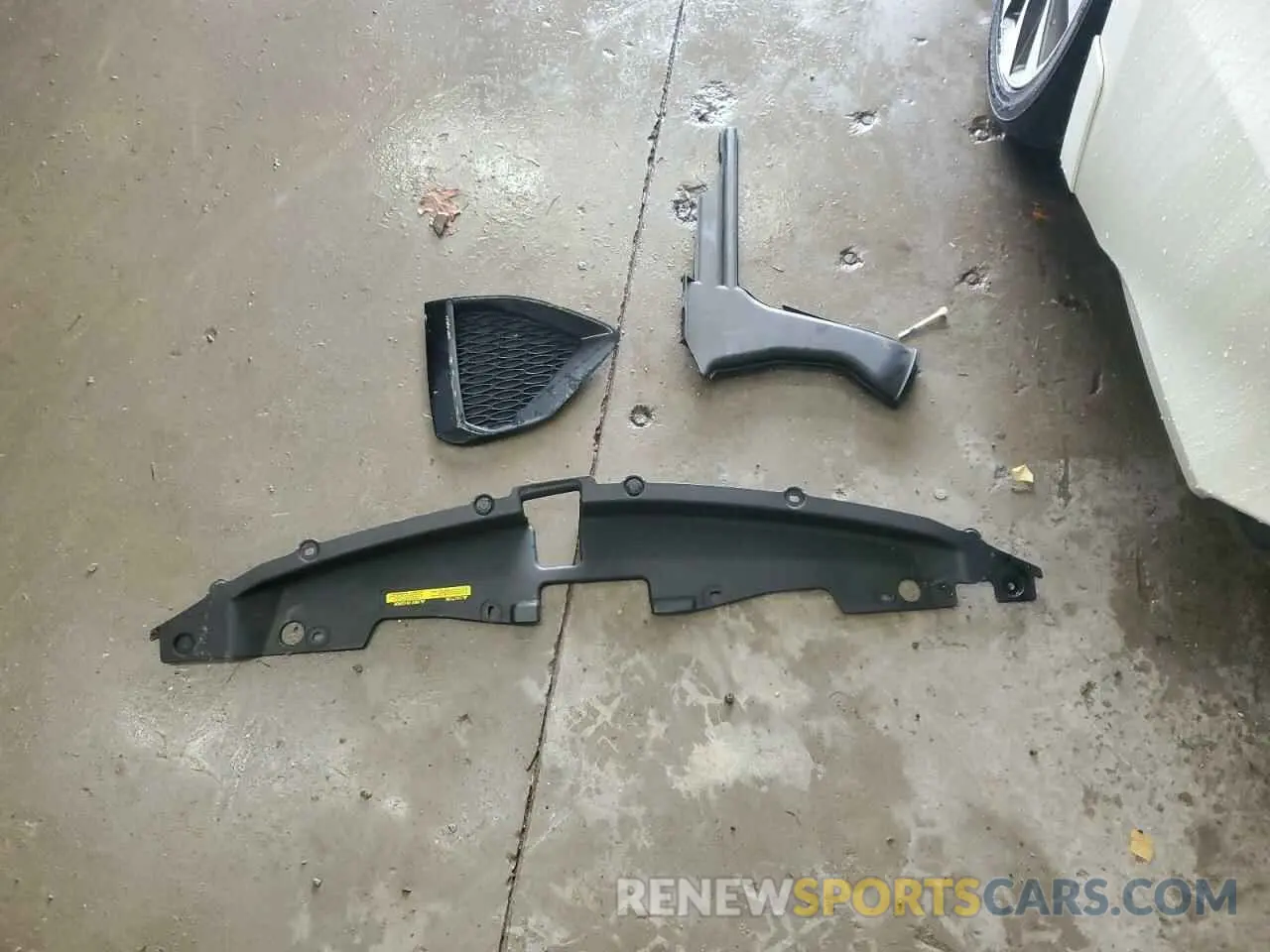 12 Photograph of a damaged car 1N4AA6AV0KC378681 NISSAN MAXIMA 2019