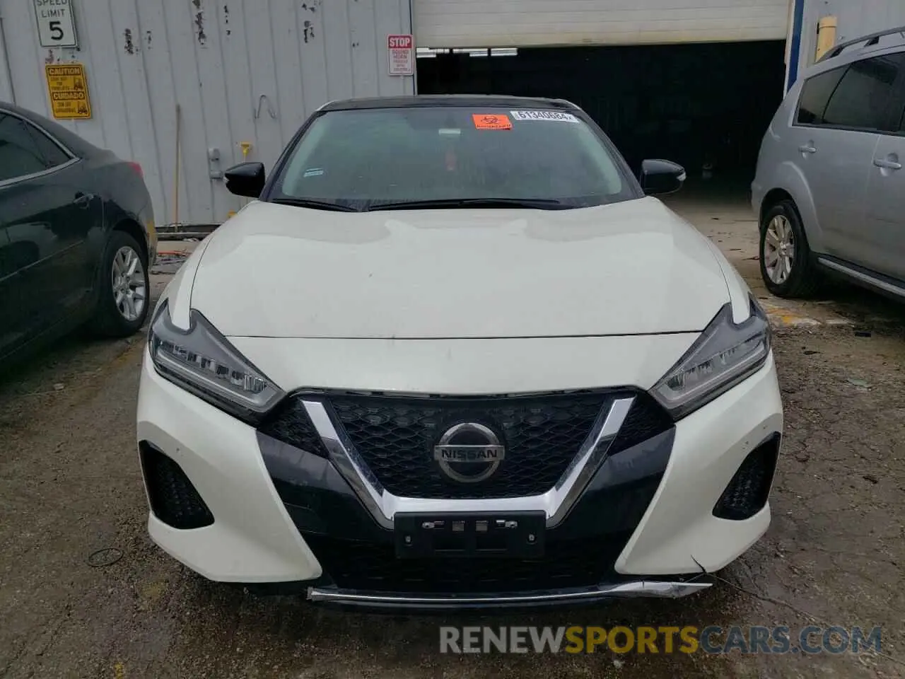 5 Photograph of a damaged car 1N4AA6AV1KC366409 NISSAN MAXIMA 2019