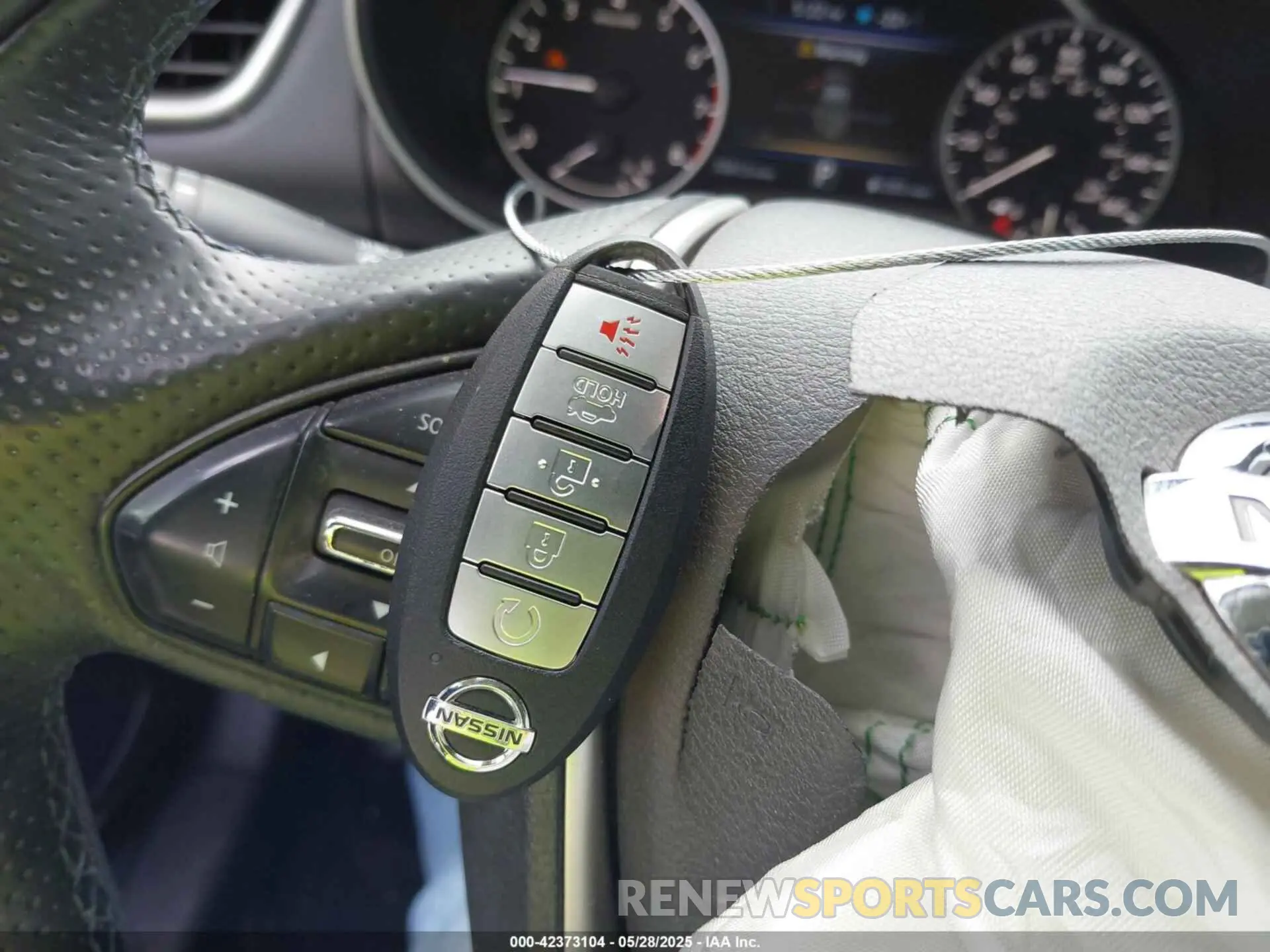 11 Photograph of a damaged car 1N4AA6AV1KC371237 NISSAN MAXIMA 2019