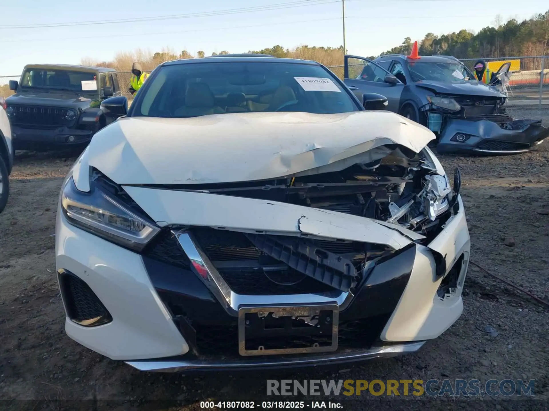 12 Photograph of a damaged car 1N4AA6AV1KC375062 NISSAN MAXIMA 2019