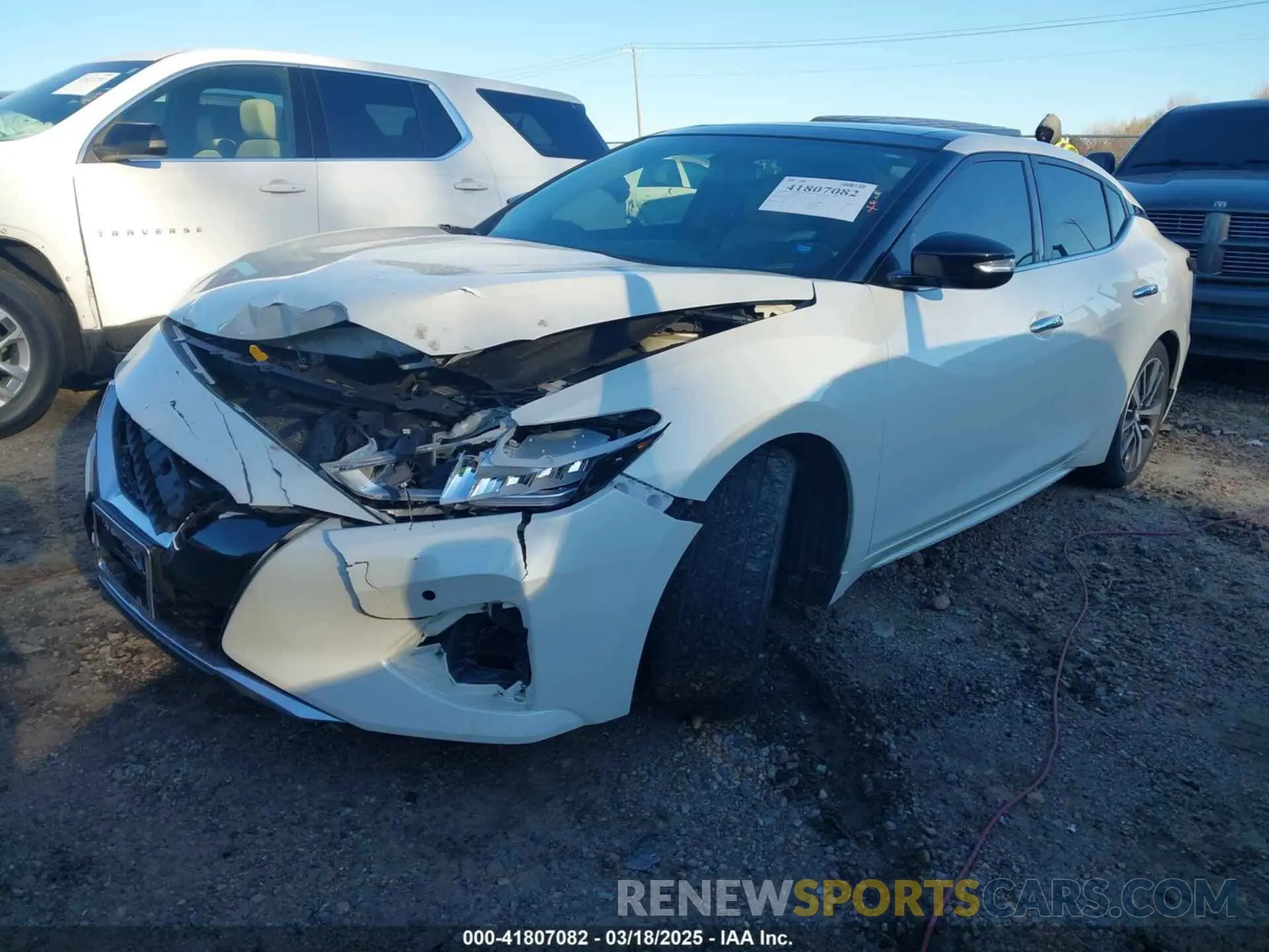2 Photograph of a damaged car 1N4AA6AV1KC375062 NISSAN MAXIMA 2019