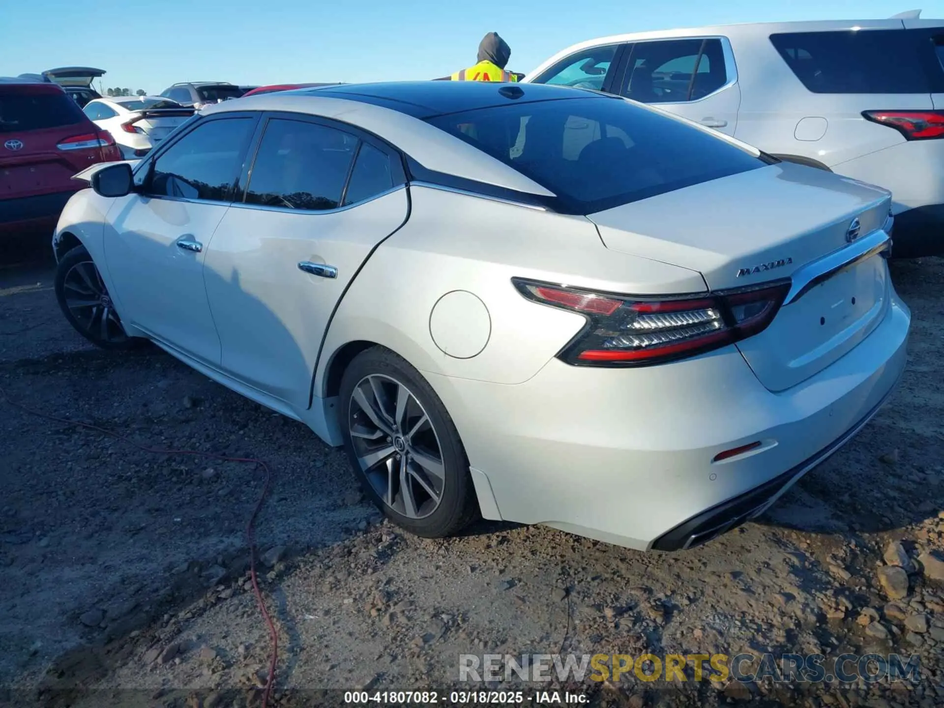 3 Photograph of a damaged car 1N4AA6AV1KC375062 NISSAN MAXIMA 2019
