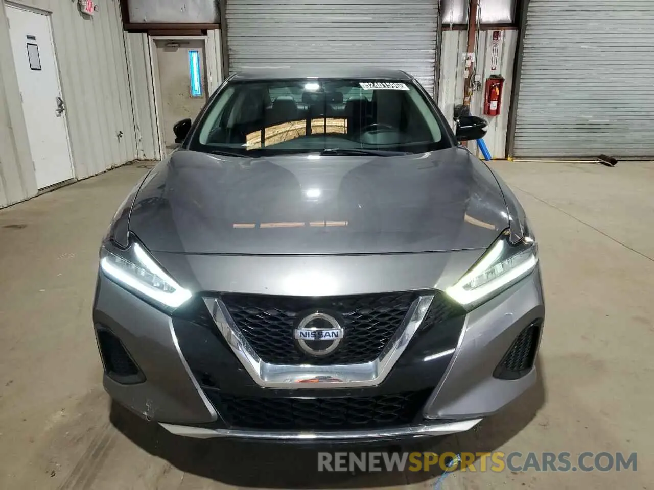 5 Photograph of a damaged car 1N4AA6AV2KC360313 NISSAN MAXIMA 2019