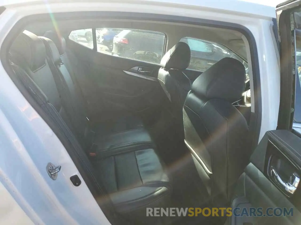 10 Photograph of a damaged car 1N4AA6AV2KC367469 NISSAN MAXIMA 2019