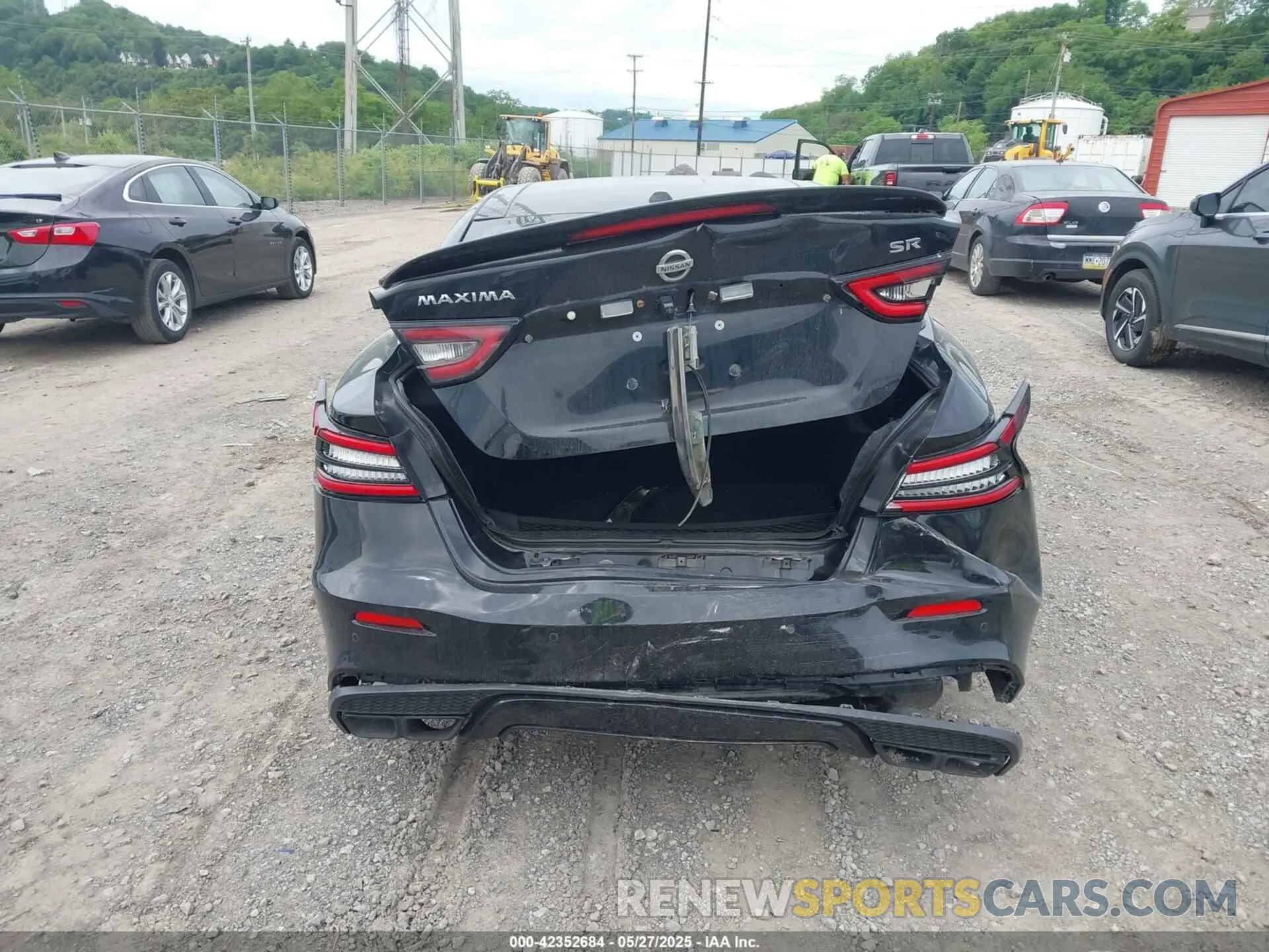 16 Photograph of a damaged car 1N4AA6AV2KC379489 NISSAN MAXIMA 2019