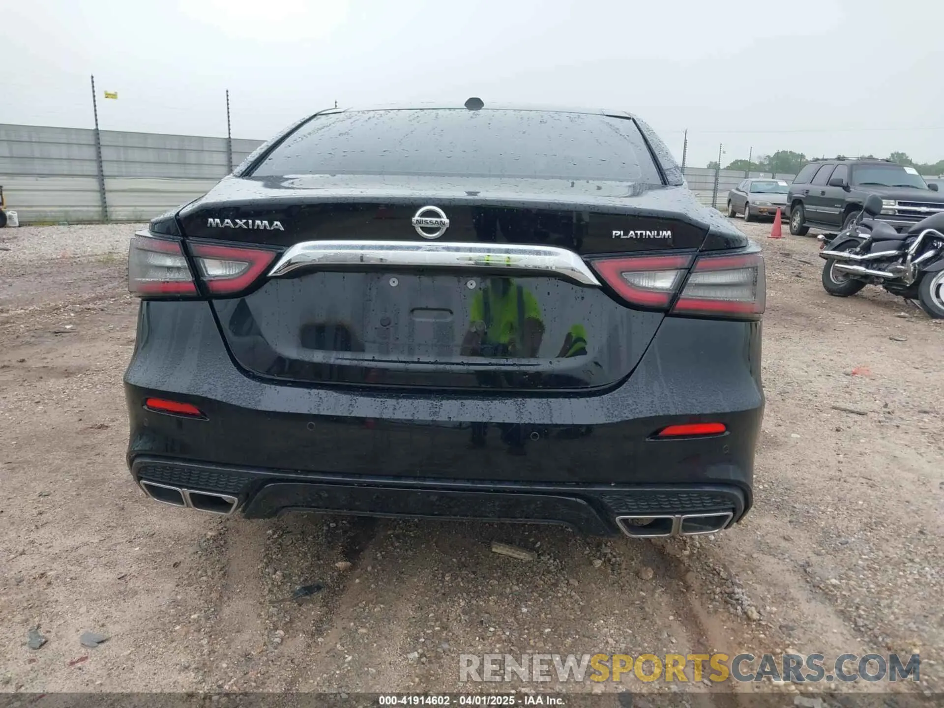 16 Photograph of a damaged car 1N4AA6AV2KC379623 NISSAN MAXIMA 2019