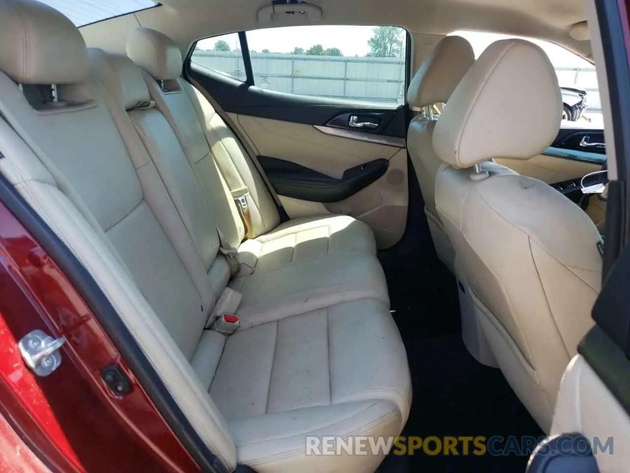 10 Photograph of a damaged car 1N4AA6AV2KC380481 NISSAN MAXIMA 2019