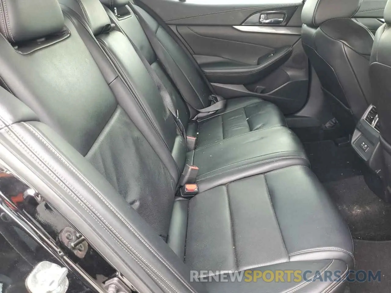 11 Photograph of a damaged car 1N4AA6AV3KC365956 NISSAN MAXIMA 2019