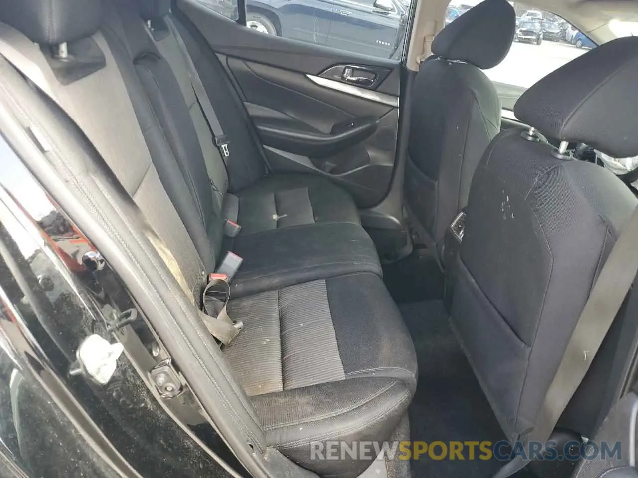10 Photograph of a damaged car 1N4AA6AV3KC377332 NISSAN MAXIMA 2019