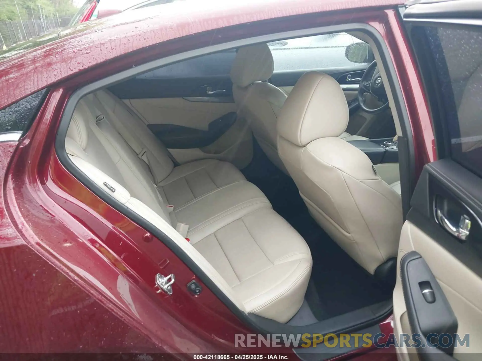 8 Photograph of a damaged car 1N4AA6AV4KC361687 NISSAN MAXIMA 2019