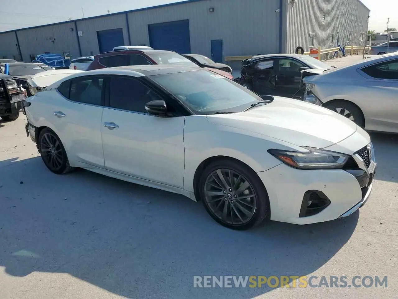 4 Photograph of a damaged car 1N4AA6AV4KC375072 NISSAN MAXIMA 2019