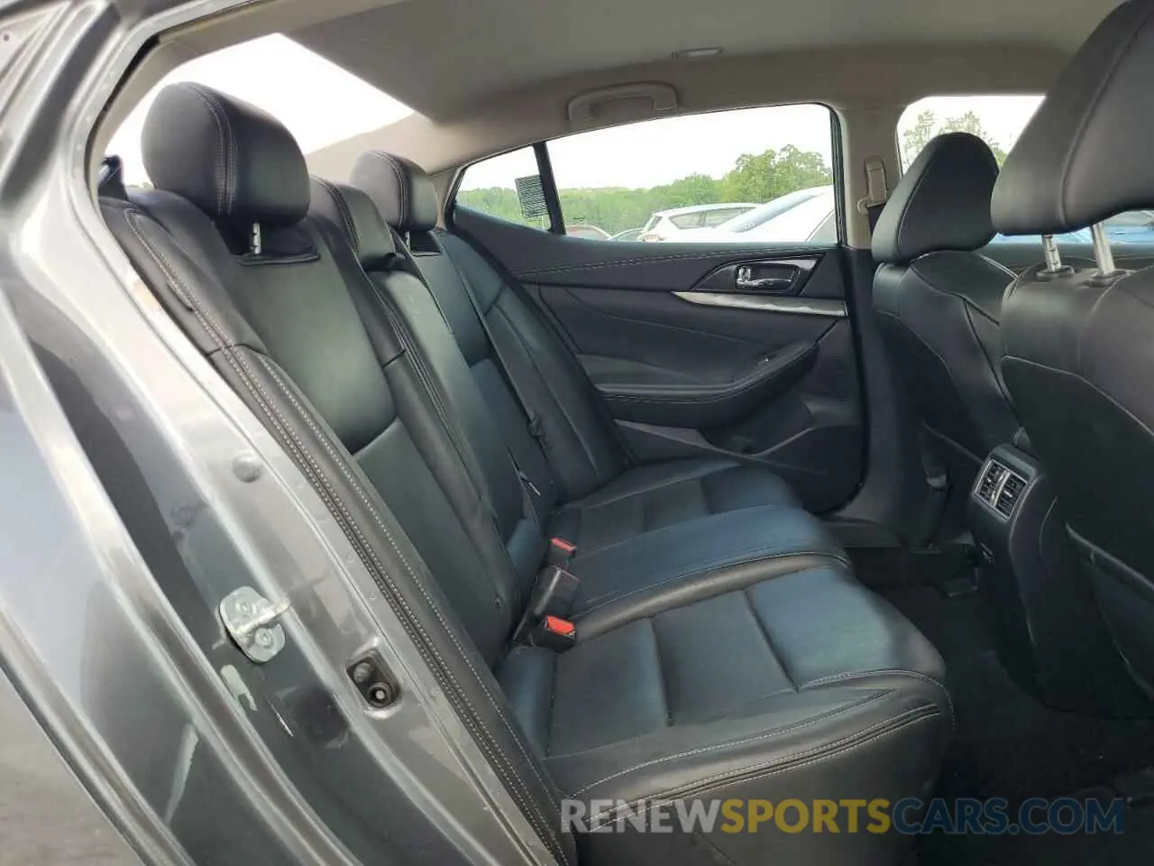 10 Photograph of a damaged car 1N4AA6AV5KC371533 NISSAN MAXIMA 2019