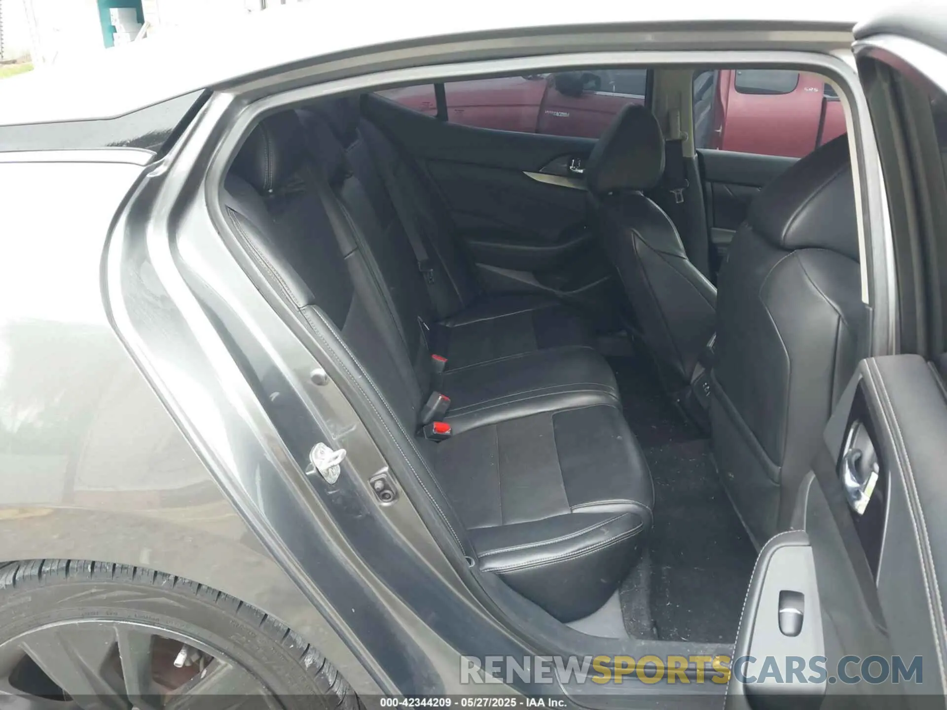 8 Photograph of a damaged car 1N4AA6AV6KC371850 NISSAN MAXIMA 2019
