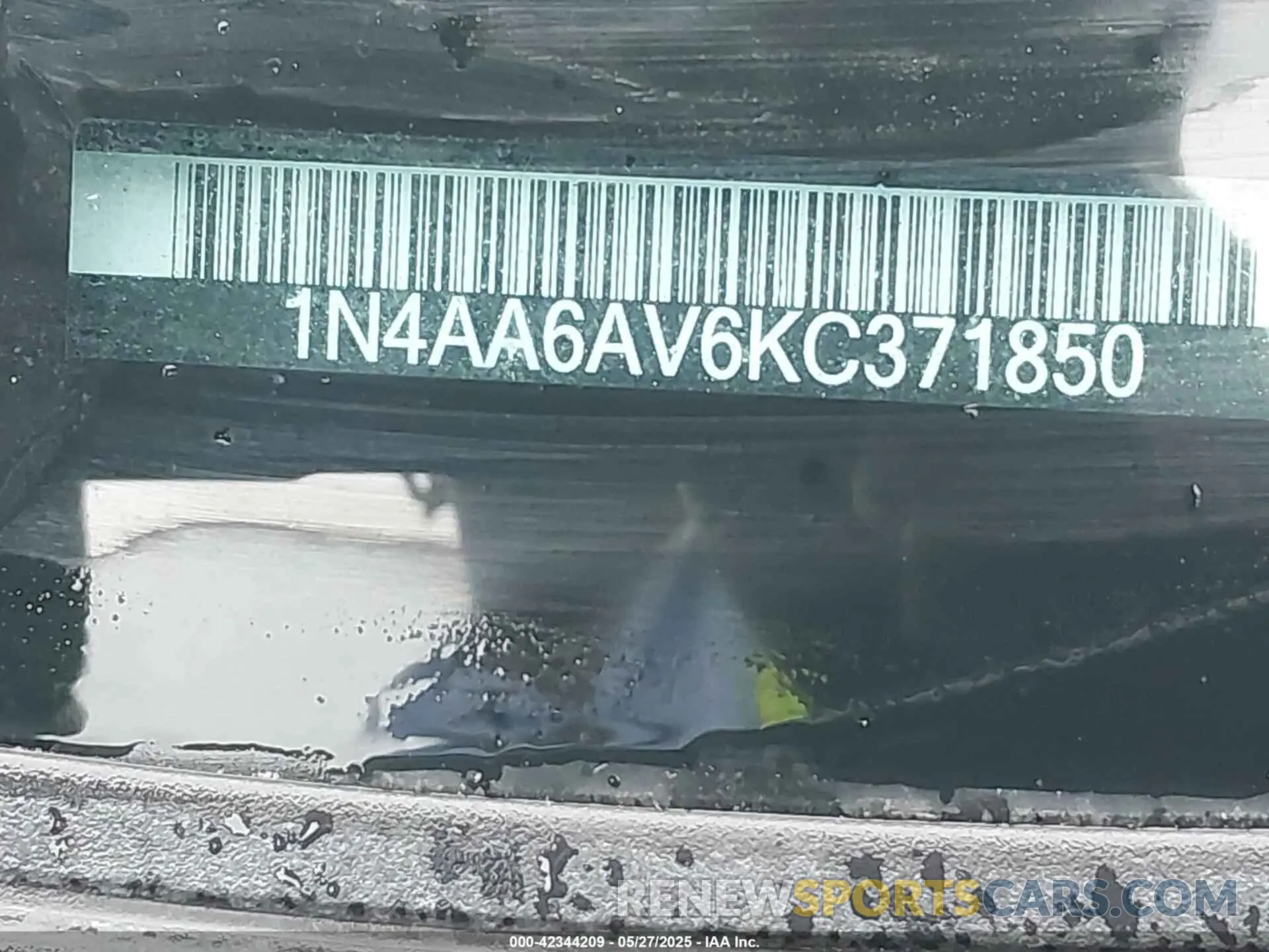 9 Photograph of a damaged car 1N4AA6AV6KC371850 NISSAN MAXIMA 2019