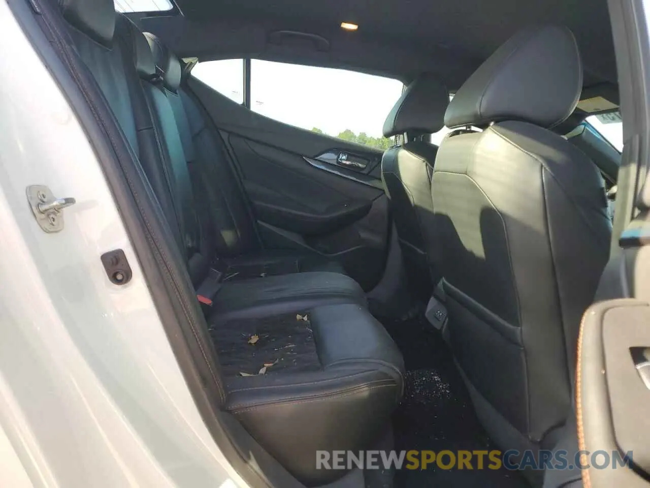 10 Photograph of a damaged car 1N4AA6AV6KC378488 NISSAN MAXIMA 2019