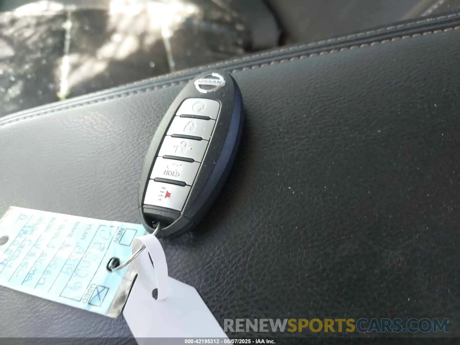 11 Photograph of a damaged car 1N4AA6AV7KC381254 NISSAN MAXIMA 2019