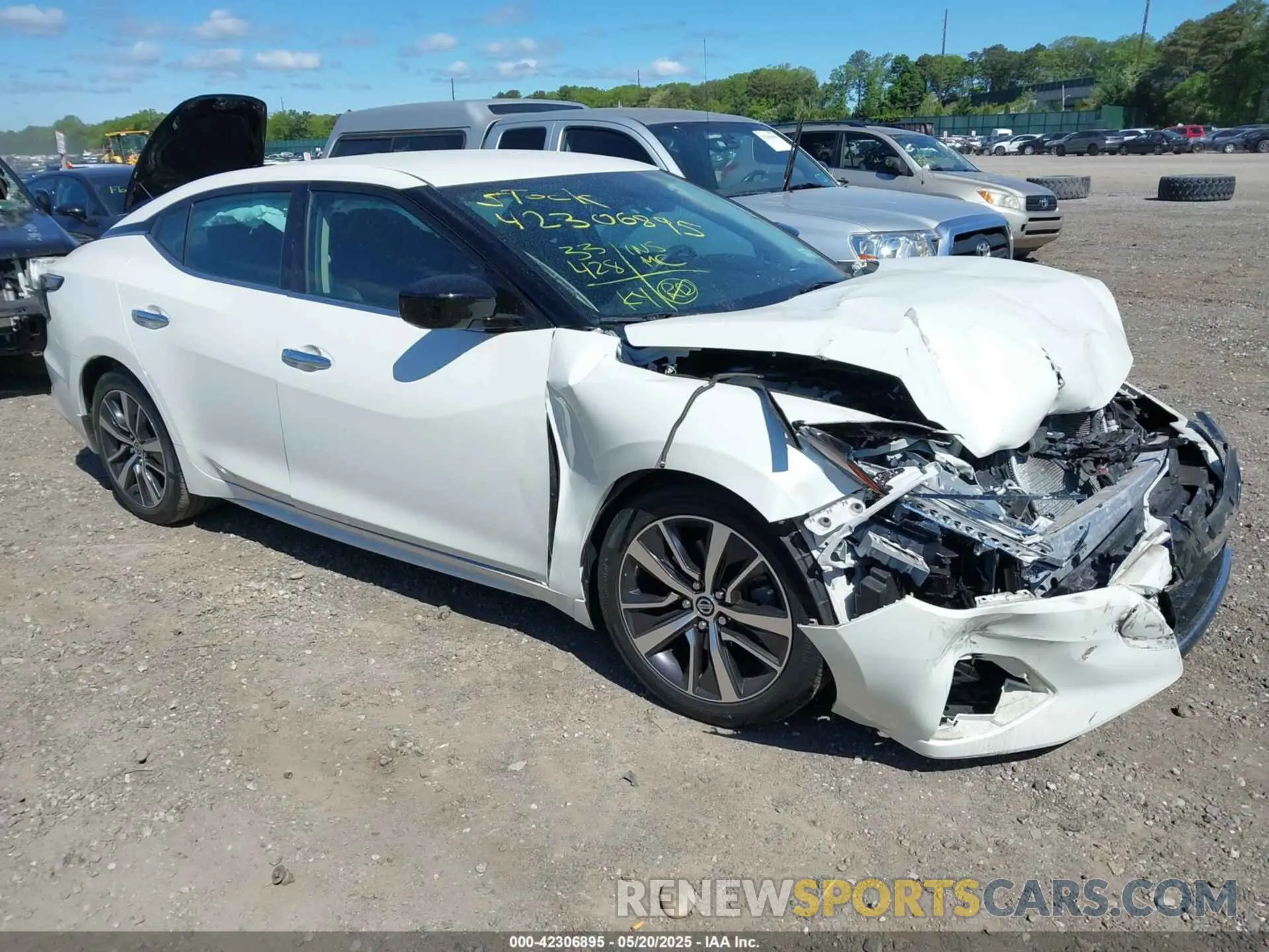 1 Photograph of a damaged car 1N4AA6AVXKC374105 NISSAN MAXIMA 2019
