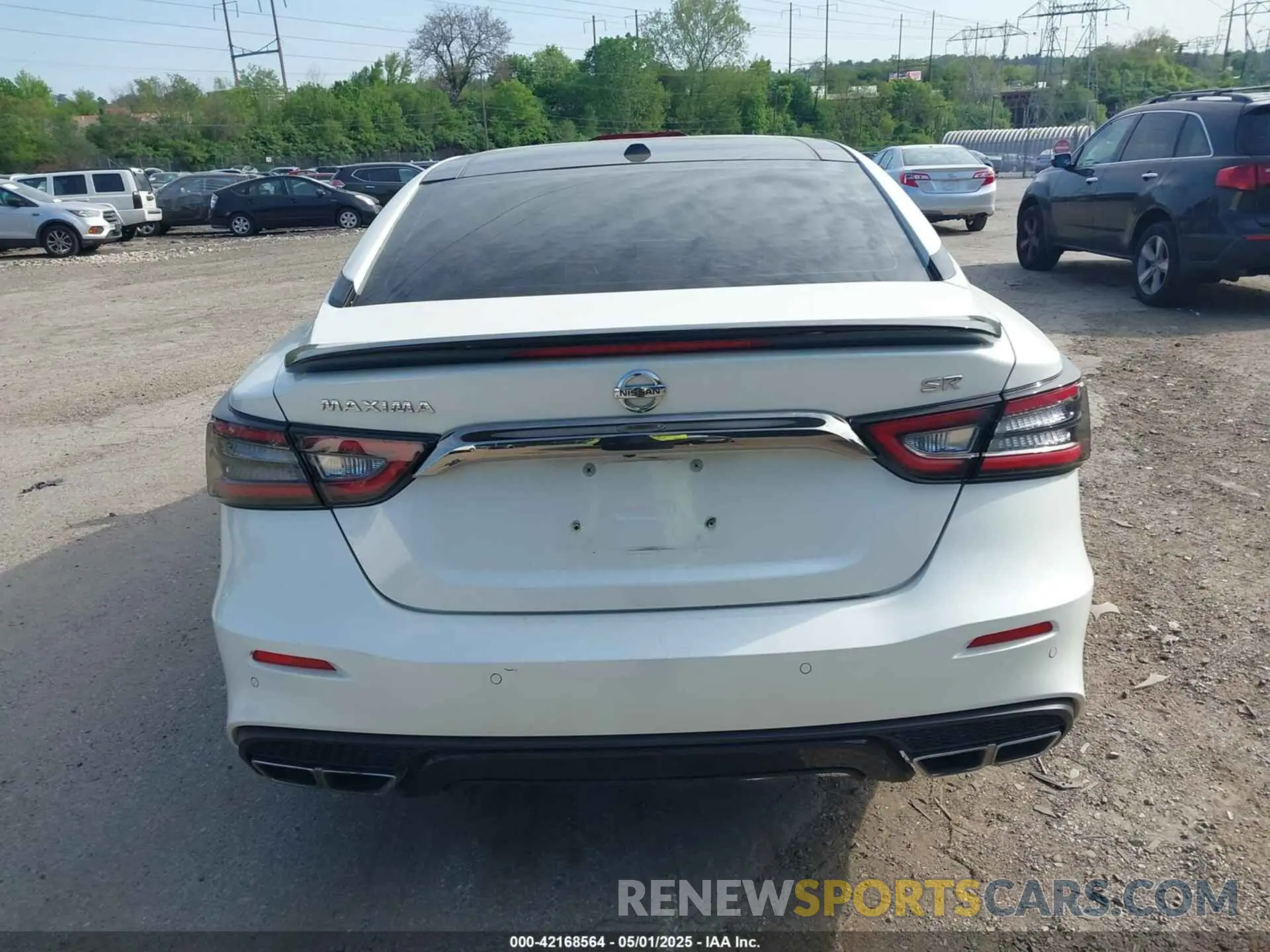 17 Photograph of a damaged car 1N4AA6AVXKC381023 NISSAN MAXIMA 2019