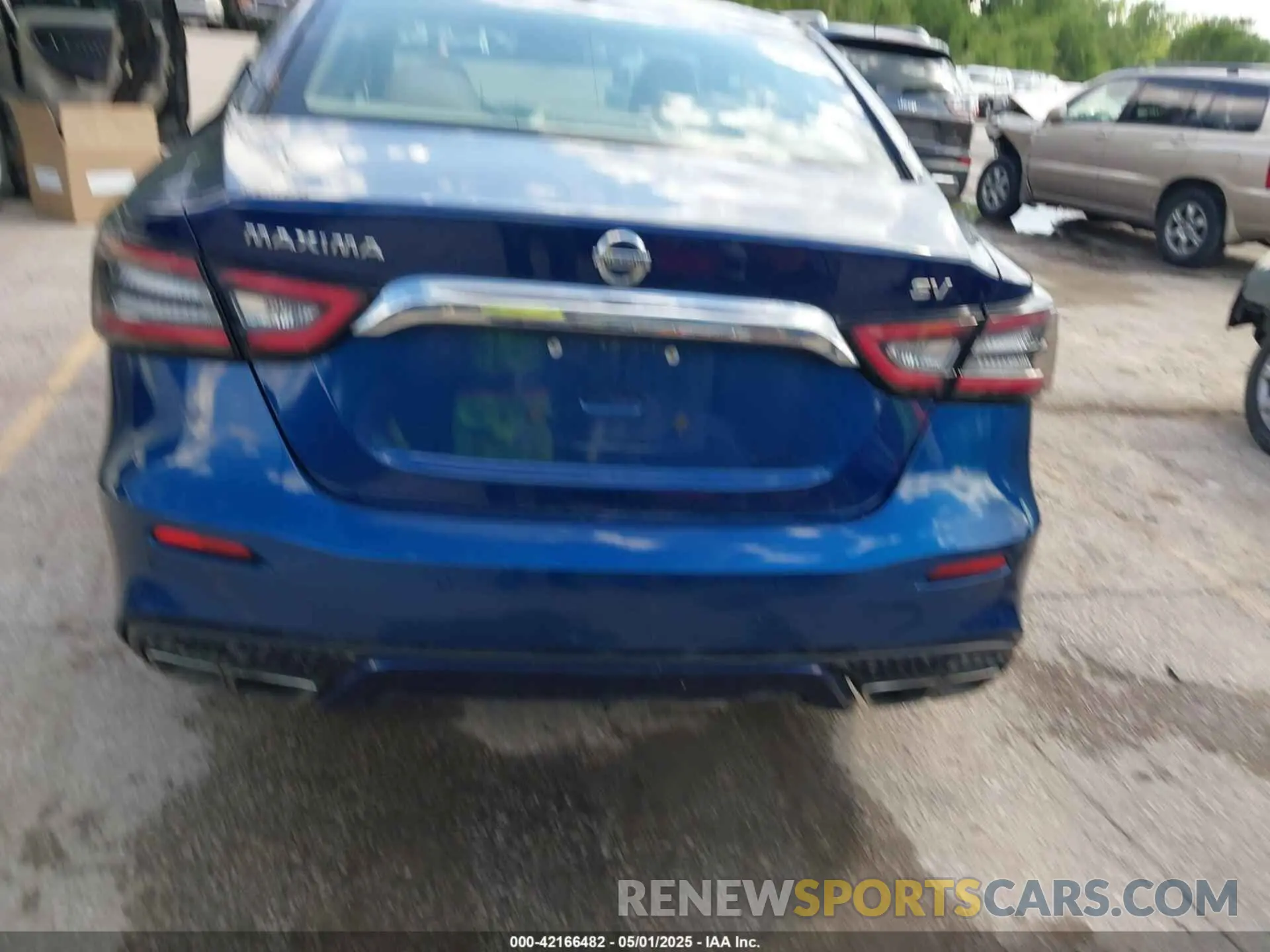 16 Photograph of a damaged car 1N4AA6CV0LC381465 NISSAN MAXIMA 2020