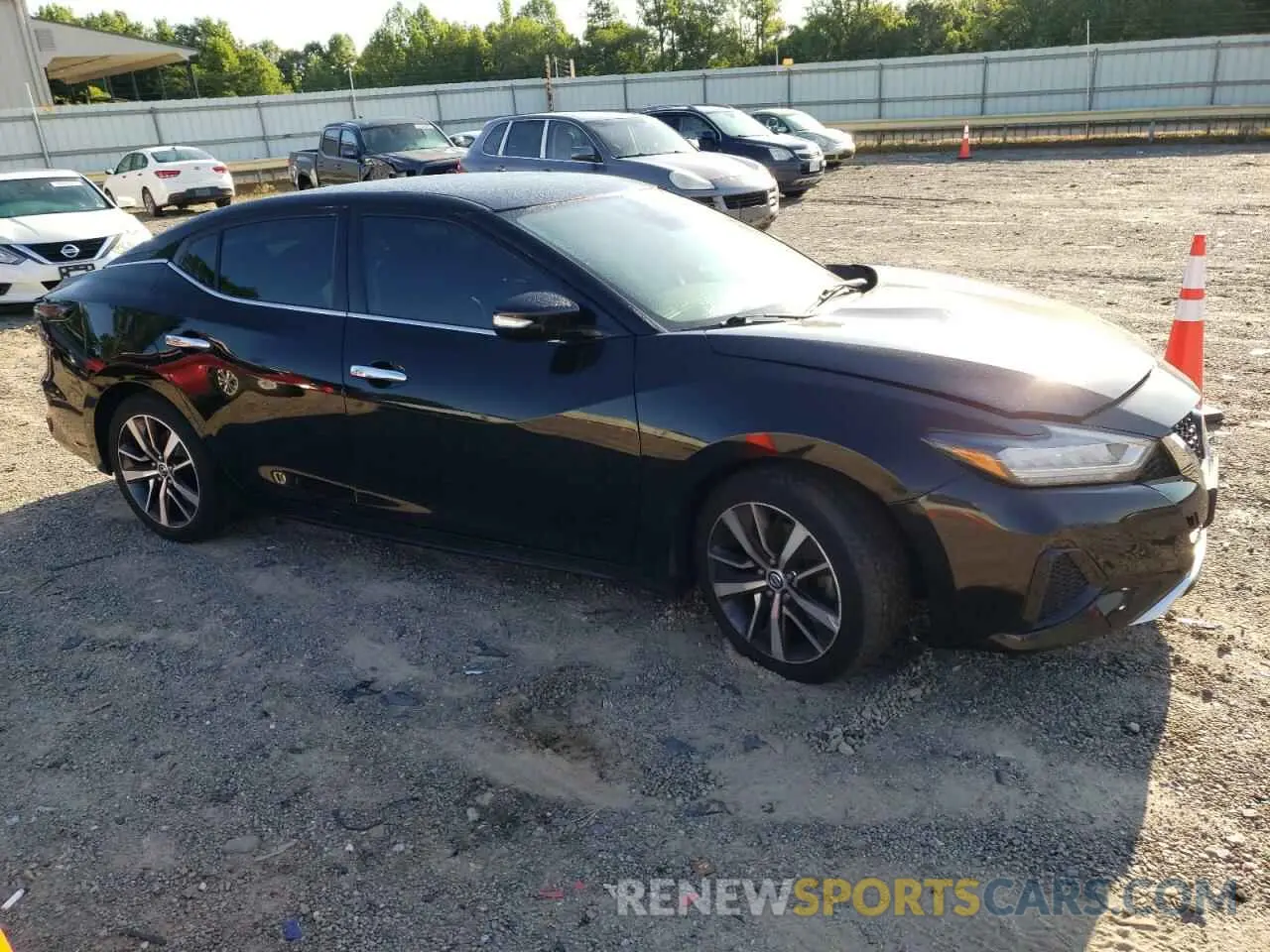 4 Photograph of a damaged car 1N4AA6CV1LC364772 NISSAN MAXIMA 2020