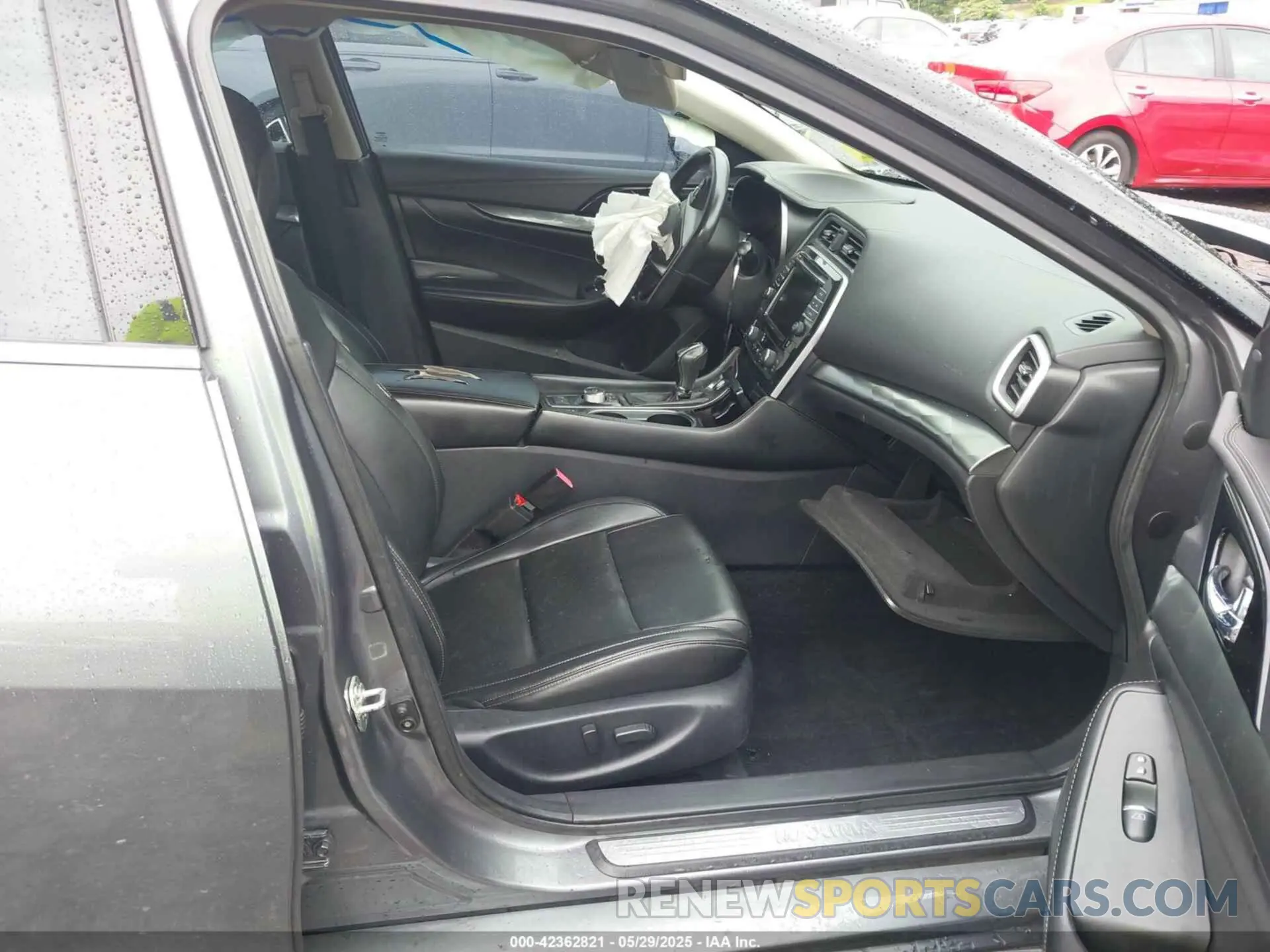 5 Photograph of a damaged car 1N4AA6CV2LC362822 NISSAN MAXIMA 2020