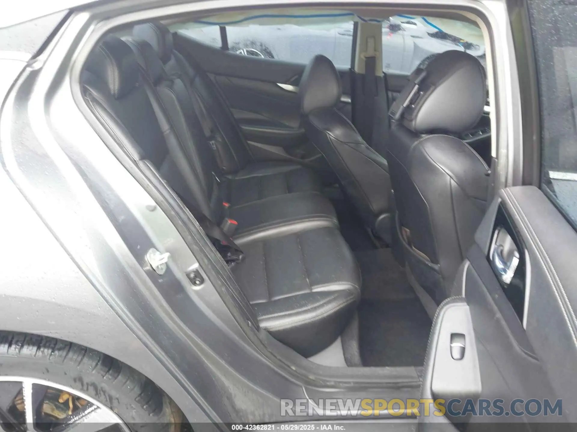 8 Photograph of a damaged car 1N4AA6CV2LC362822 NISSAN MAXIMA 2020