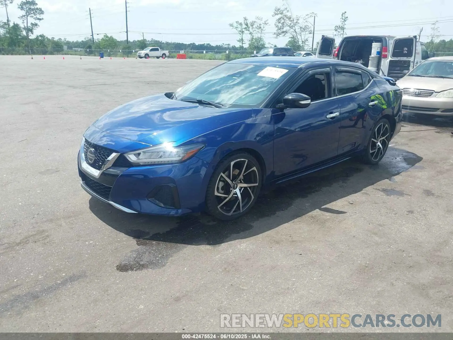 2 Photograph of a damaged car 1N4AA6CV2LC381788 NISSAN MAXIMA 2020