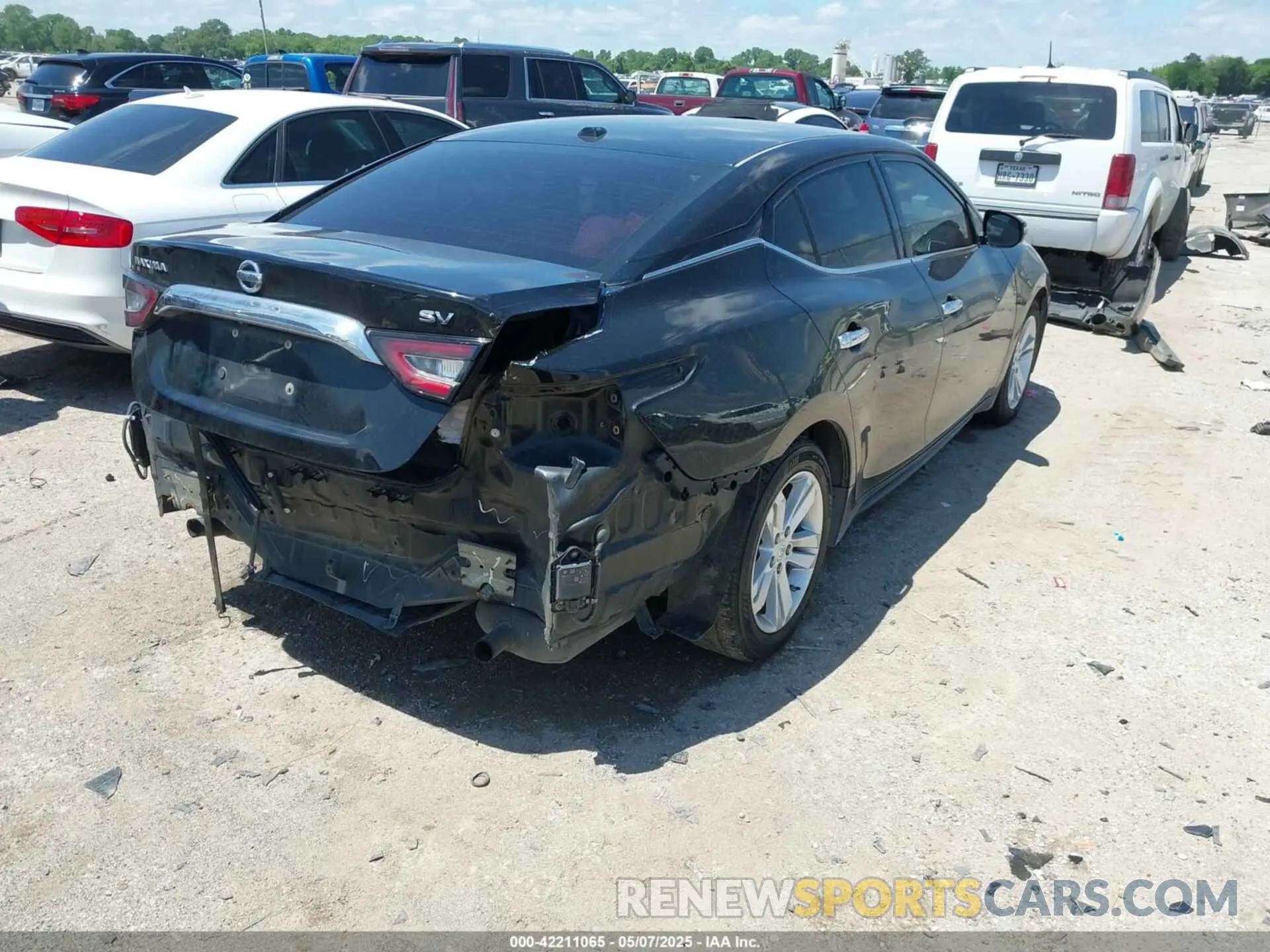 4 Photograph of a damaged car 1N4AA6CVXLC369906 NISSAN MAXIMA 2020