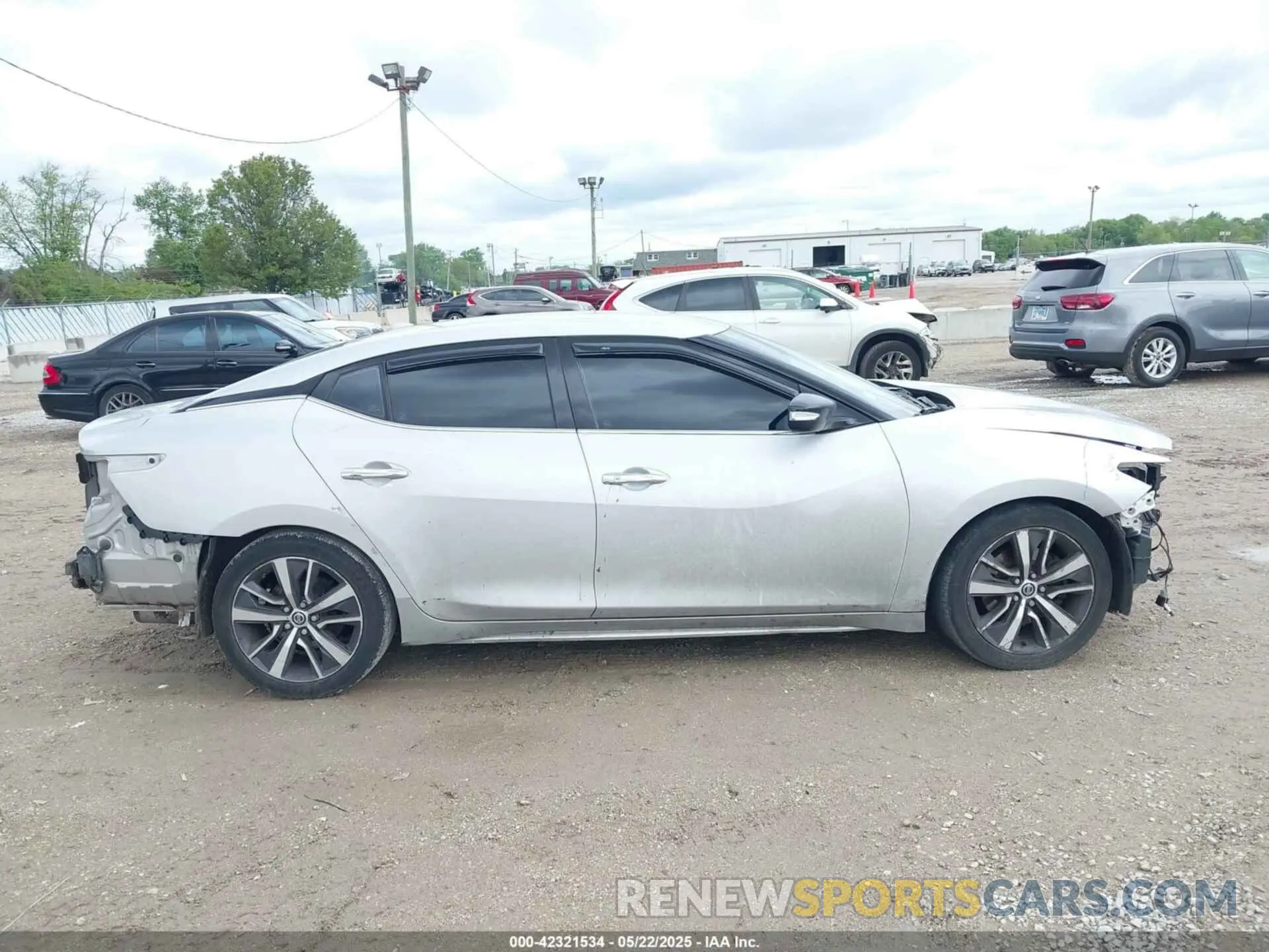 14 Photograph of a damaged car 1N4AA6CVXLC370392 NISSAN MAXIMA 2020