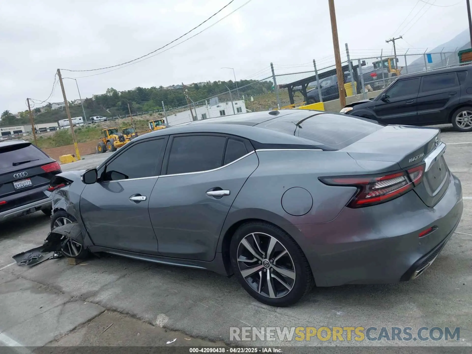 14 Photograph of a damaged car 1N4AA6DV9LC364727 NISSAN MAXIMA 2020