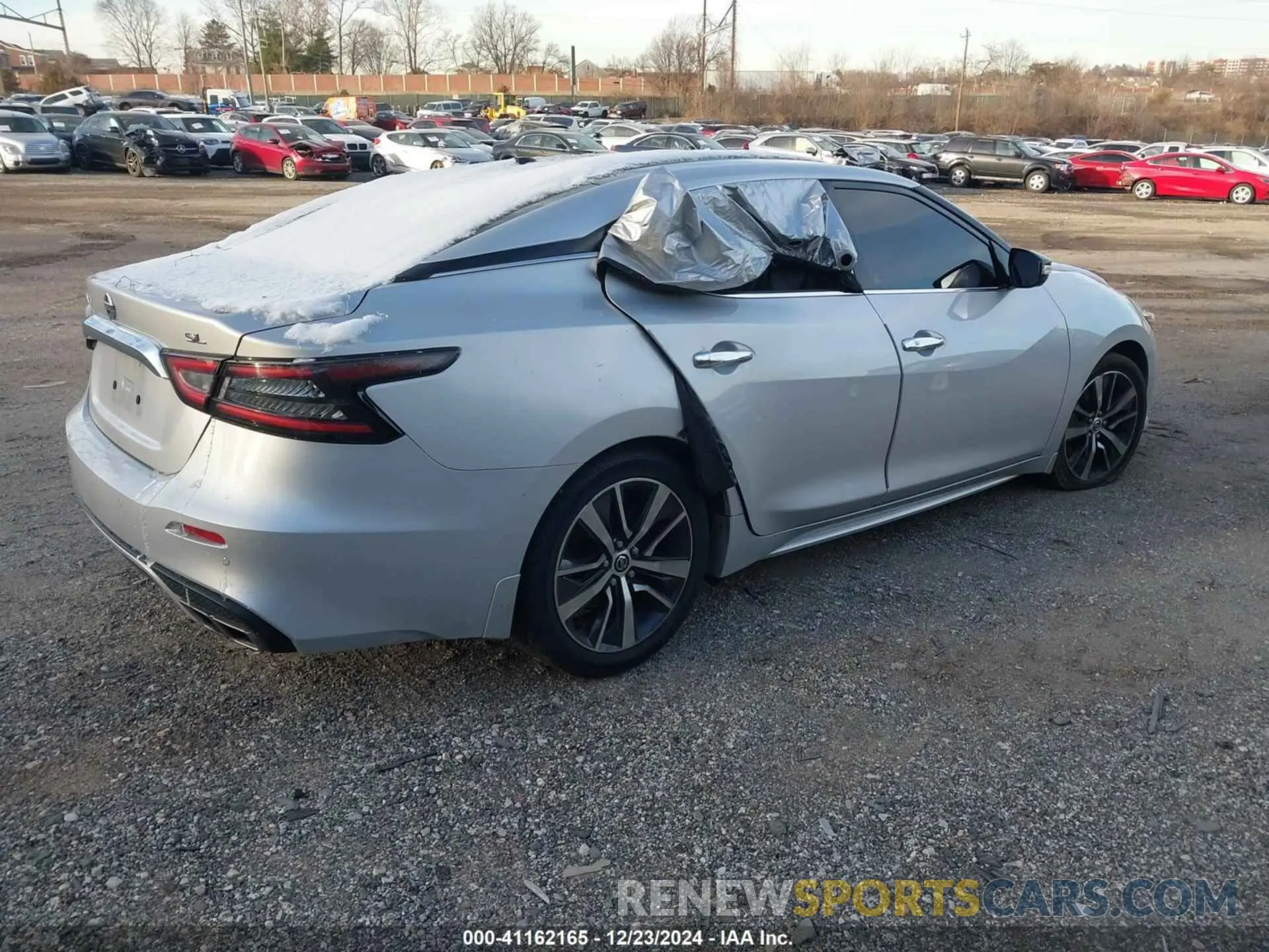 4 Photograph of a damaged car 1N4AA6DV9LC384220 NISSAN MAXIMA 2020