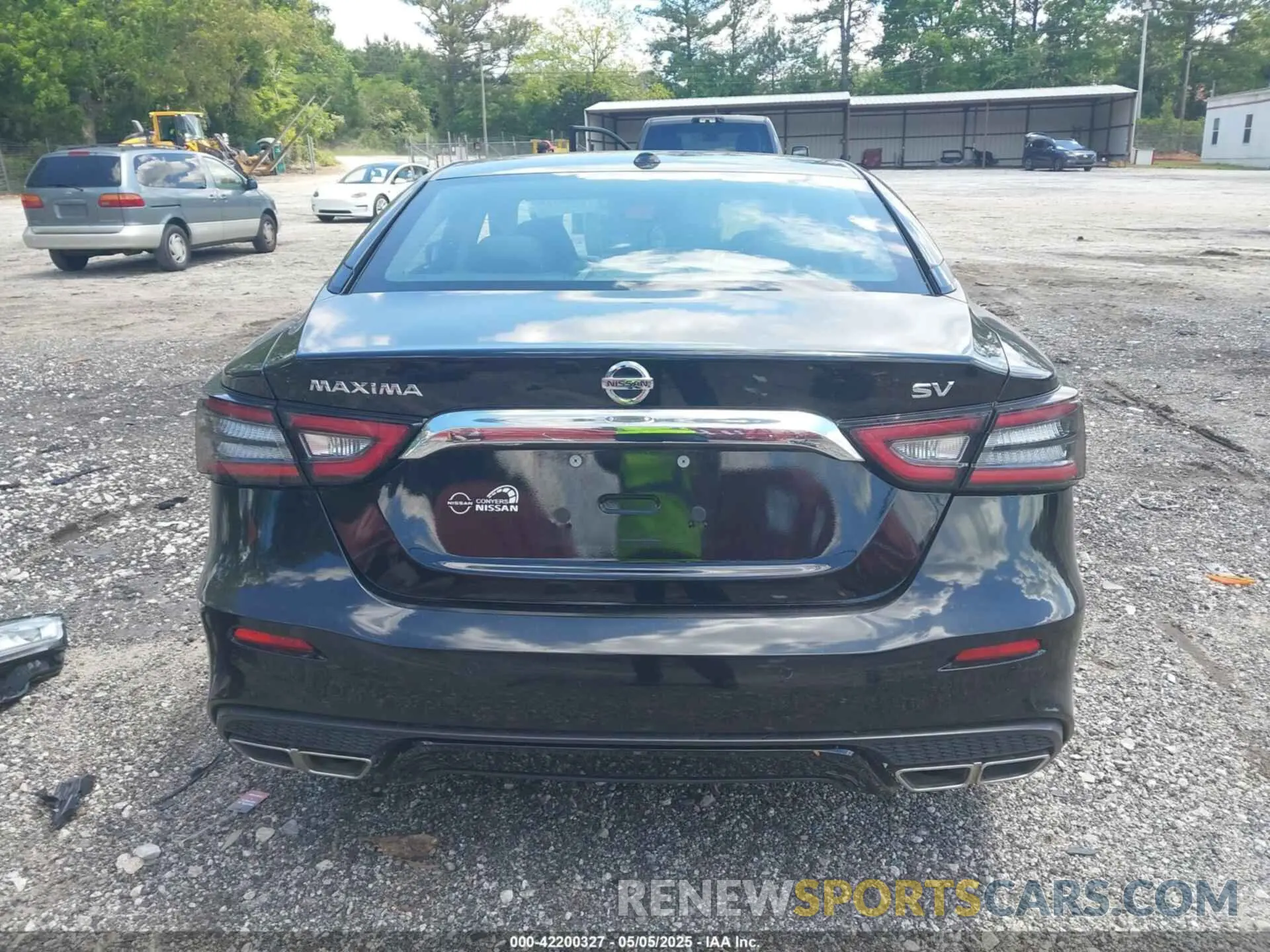 17 Photograph of a damaged car 1N4AA6CV5MC512231 NISSAN MAXIMA 2021