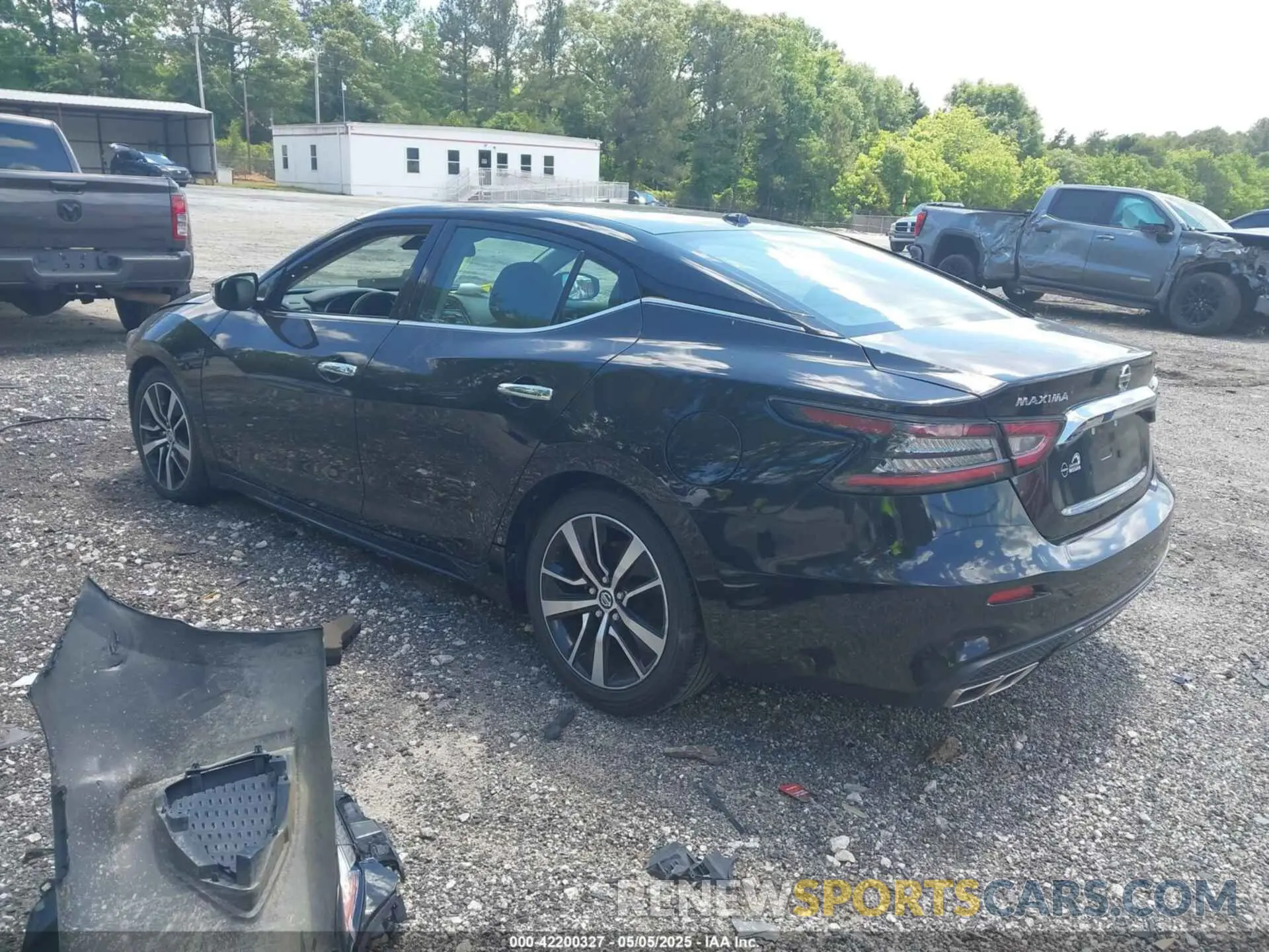 3 Photograph of a damaged car 1N4AA6CV5MC512231 NISSAN MAXIMA 2021