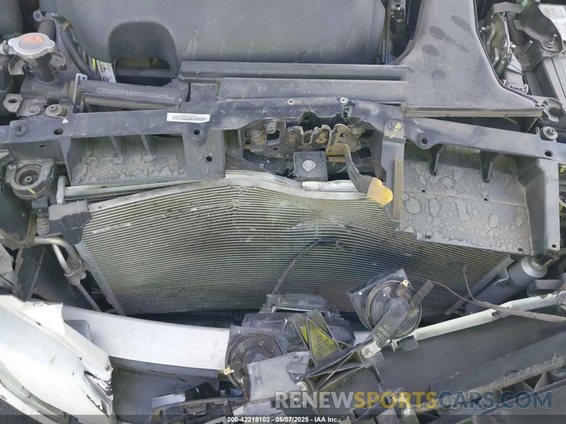 17 Photograph of a damaged car 1N4AA6EV4MC515490 NISSAN MAXIMA 2021