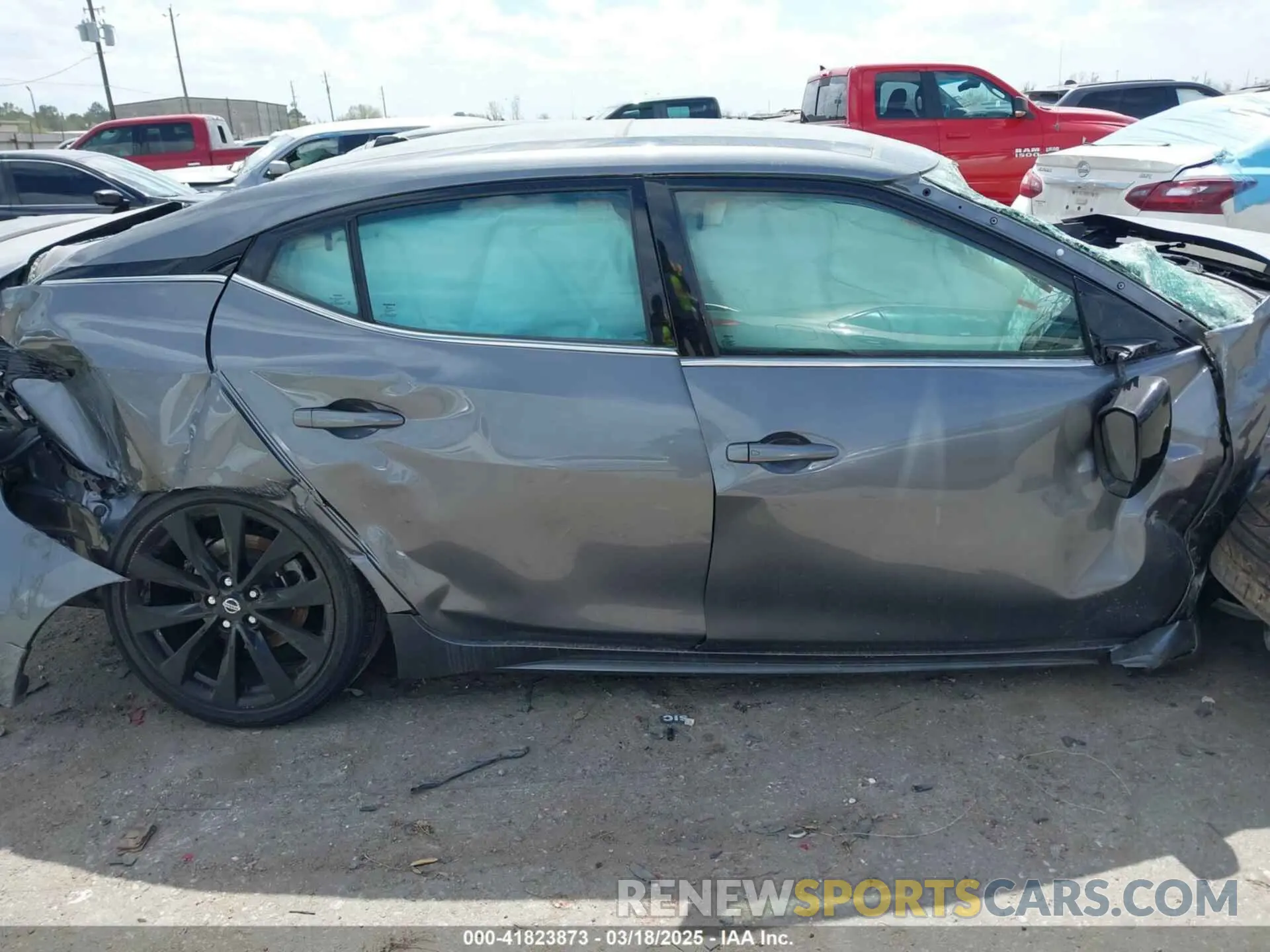 13 Photograph of a damaged car 1N4AA6EV8MC512558 NISSAN MAXIMA 2021