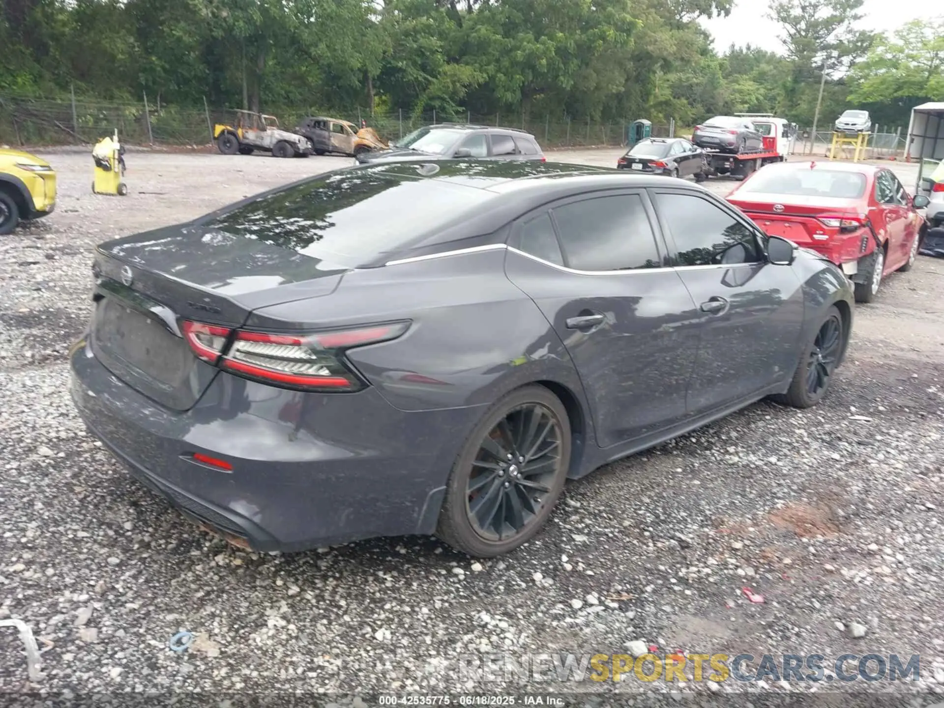 4 Photograph of a damaged car 1N4AA6FV1MC501139 NISSAN MAXIMA 2021