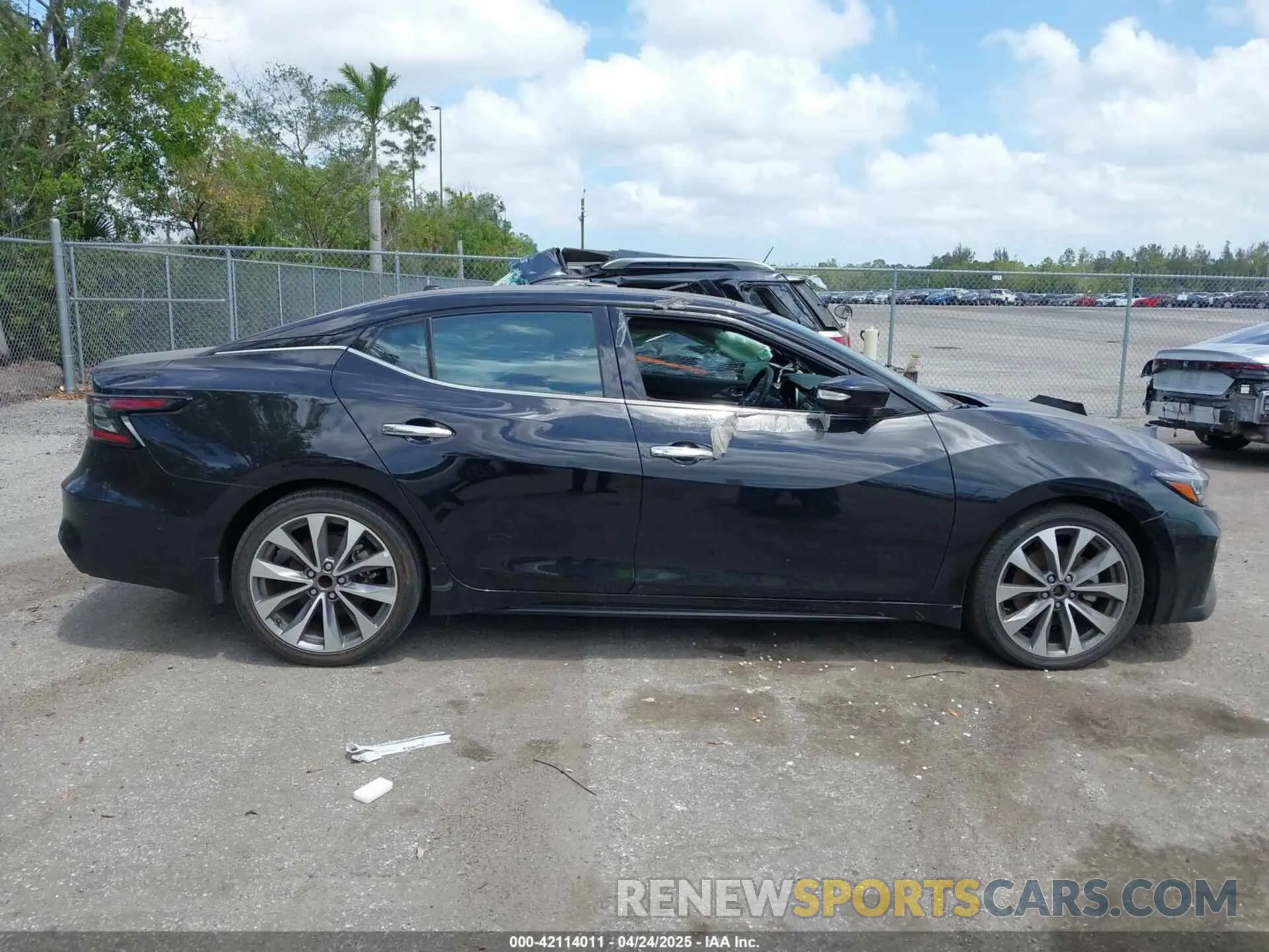 13 Photograph of a damaged car 1N4AA6FV0PC502349 NISSAN MAXIMA 2023