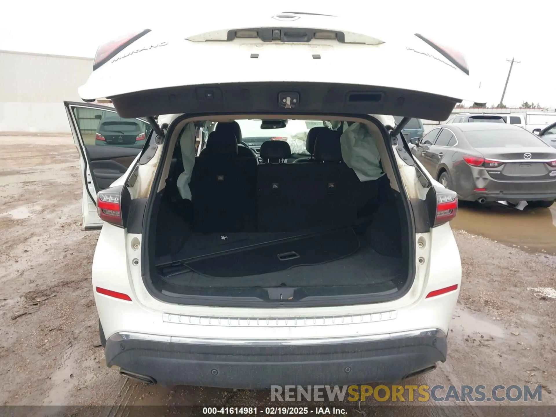 17 Photograph of a damaged car 5N1AZ2MJ3KN145091 NISSAN MURANO 2019
