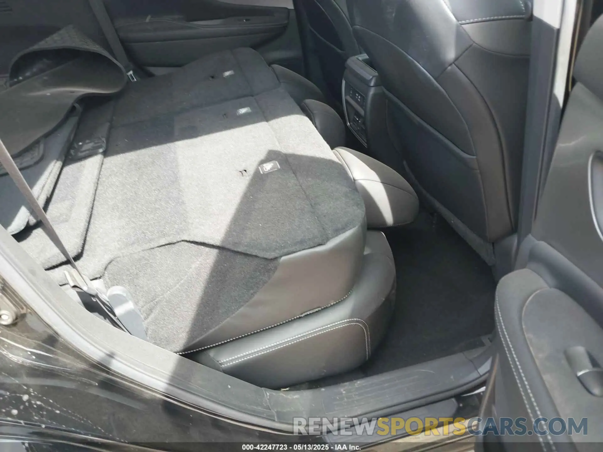 8 Photograph of a damaged car 5N1AZ2CS0LN171174 NISSAN MURANO 2020