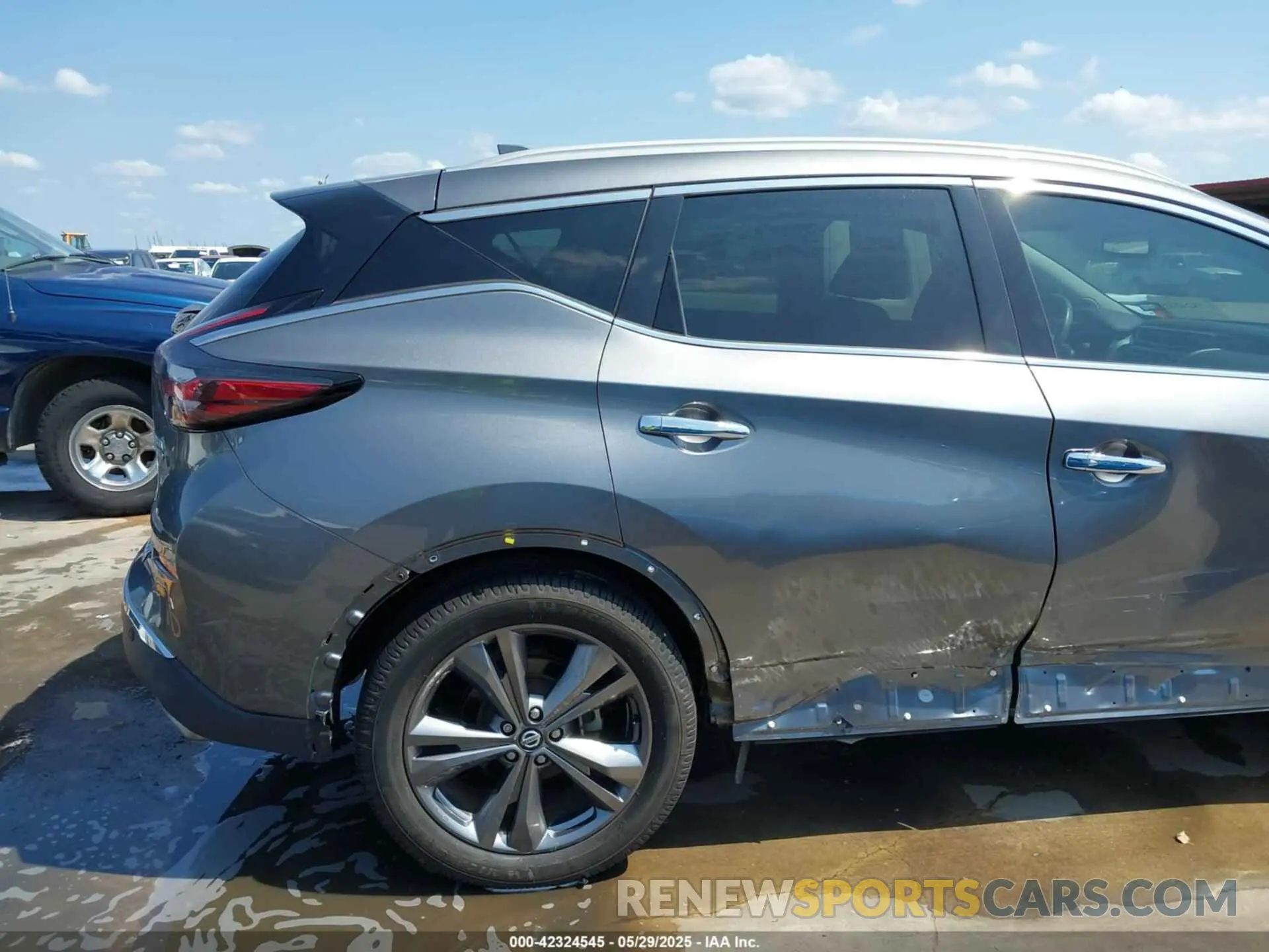19 Photograph of a damaged car 5N1AZ2DS9MC103600 NISSAN MURANO 2021
