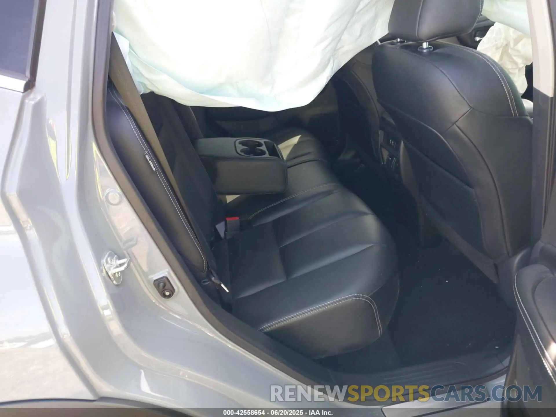 8 Photograph of a damaged car 5N1AZ2BS3NC126357 NISSAN MURANO 2022