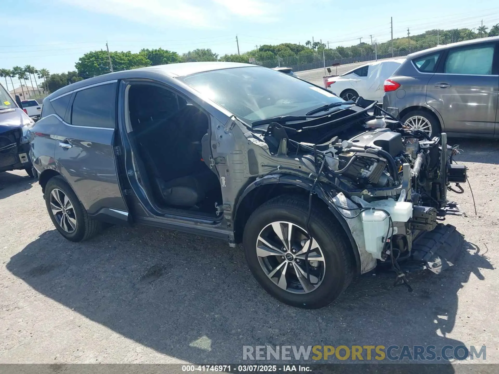 17 Photograph of a damaged car 5N1AZ2AJ3PC137693 NISSAN MURANO 2023