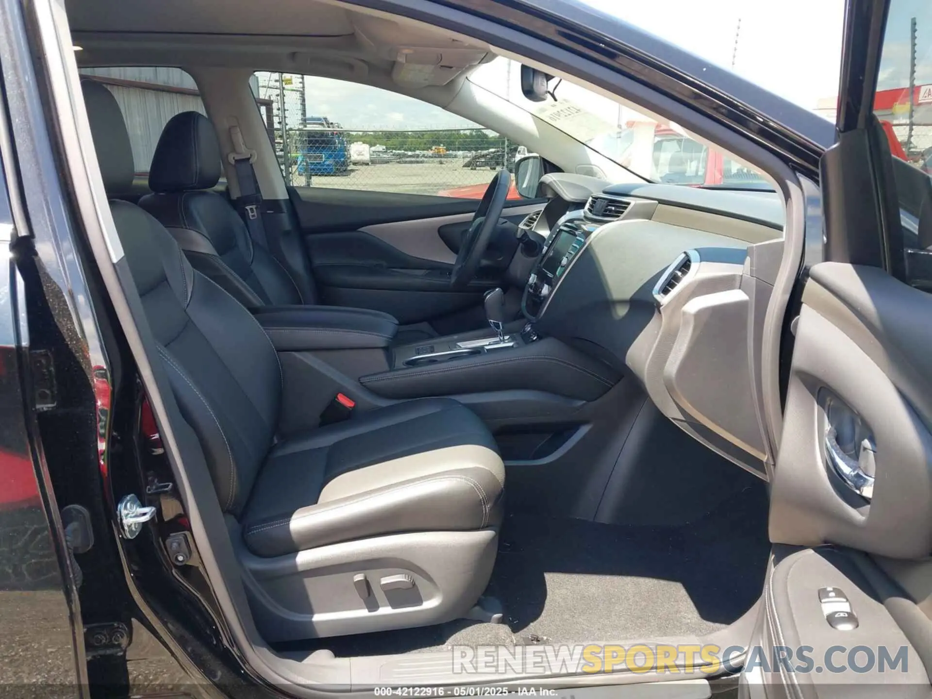 5 Photograph of a damaged car 5N1AZ2CJ2PC124155 NISSAN MURANO 2023