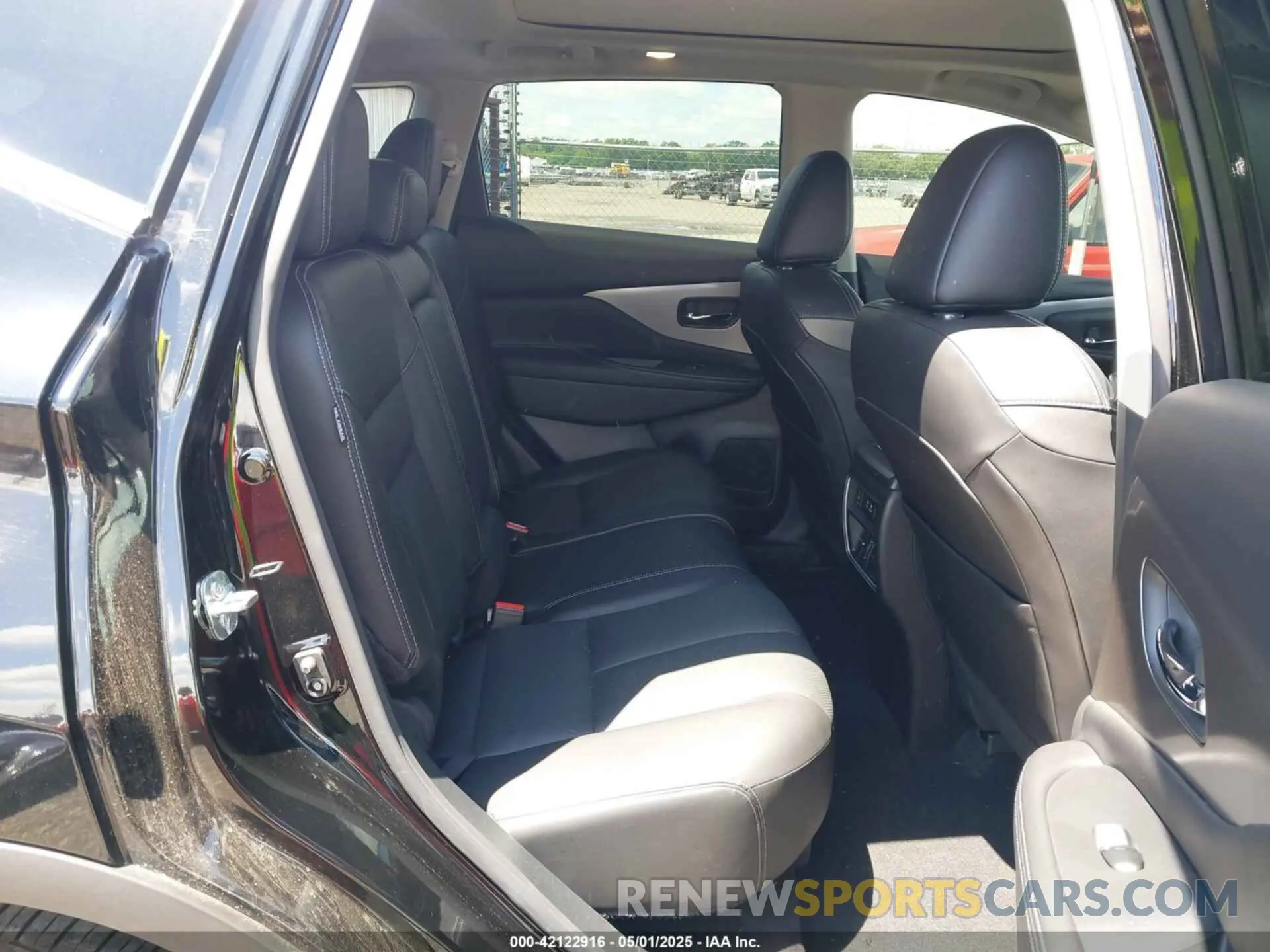 8 Photograph of a damaged car 5N1AZ2CJ2PC124155 NISSAN MURANO 2023