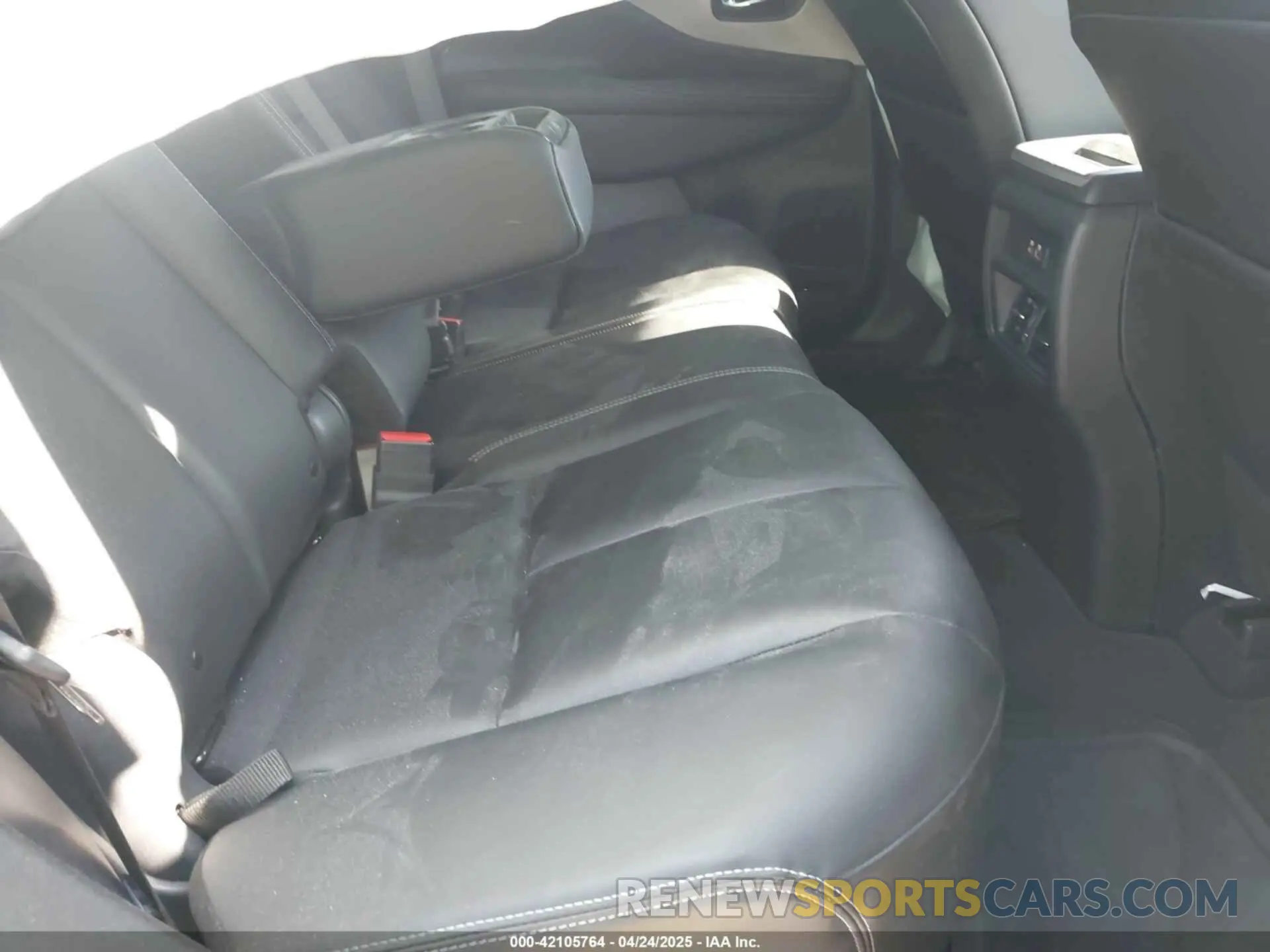 8 Photograph of a damaged car 5N1AZ2BSXRC119587 NISSAN MURANO 2024