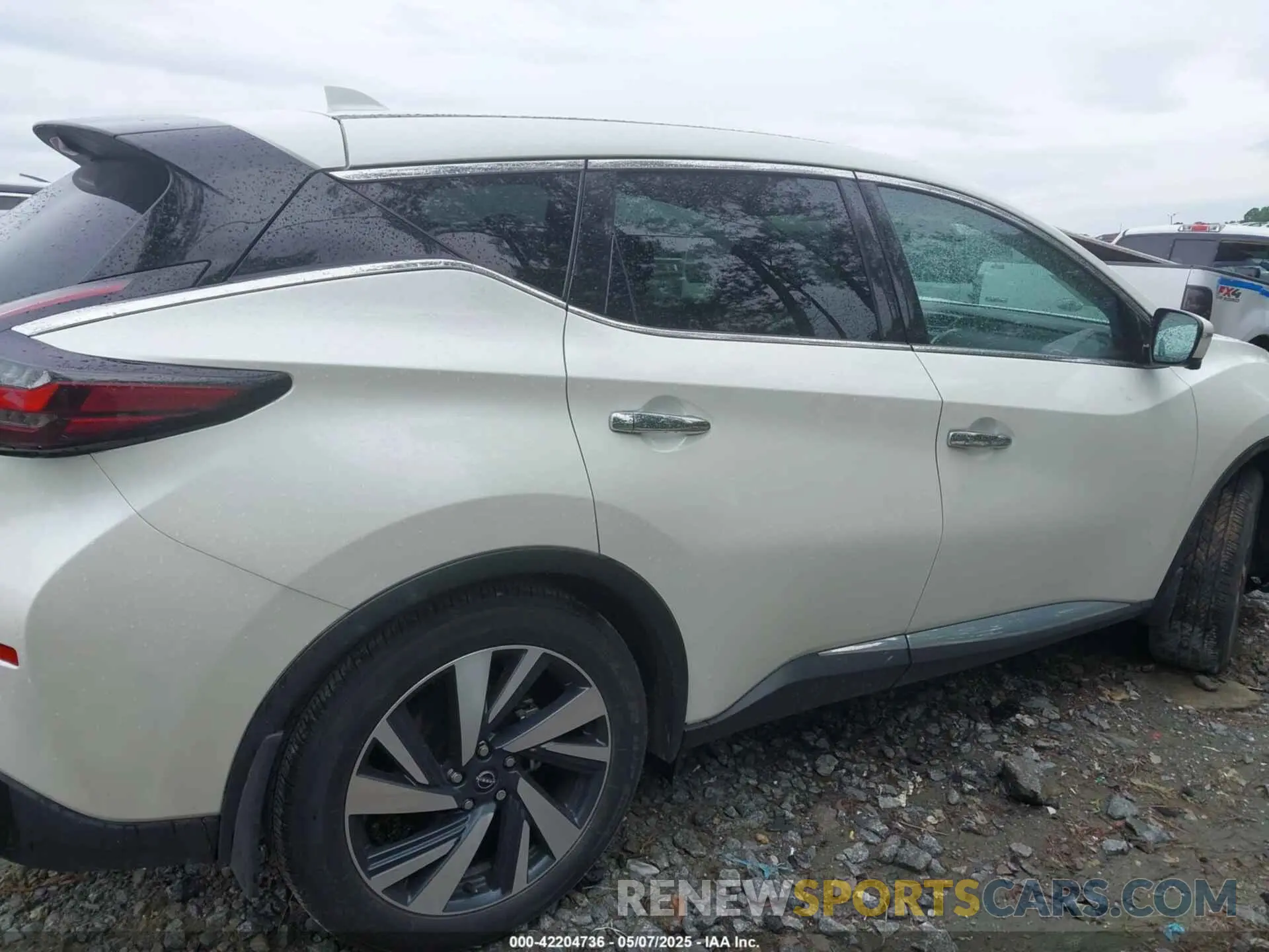 13 Photograph of a damaged car 5N1AZ2CJ2RC114566 NISSAN MURANO 2024